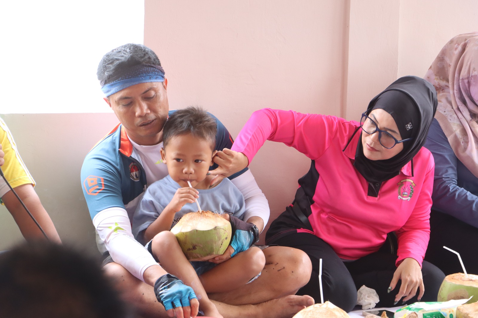 Lewati Jalan Rusak dengan Sepeda, Kapolres Dengarkan Aspirasi Warga Gunjan Asri