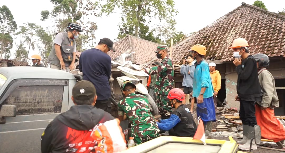 TNI Perkuat Respons Penanggulangan Bencana, Pastikan Penanganan Dampak Erupsi Semeru Berjalan Cepat dan Terkoordinasi