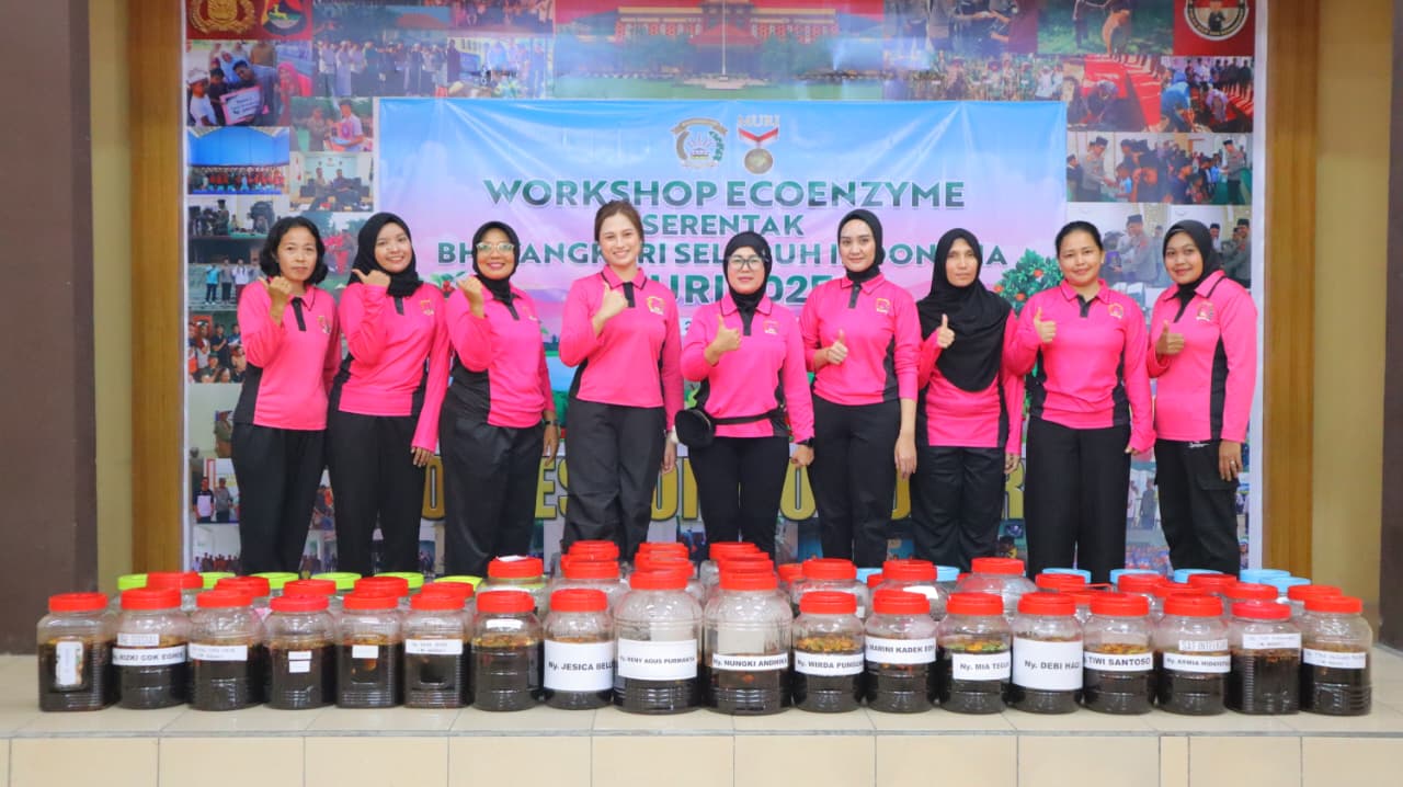 Eco Enzym Bhayangkari Pecahkan Rekor MURI, Dorong Revolusi Pengolahan Sampah Rumah Tangga