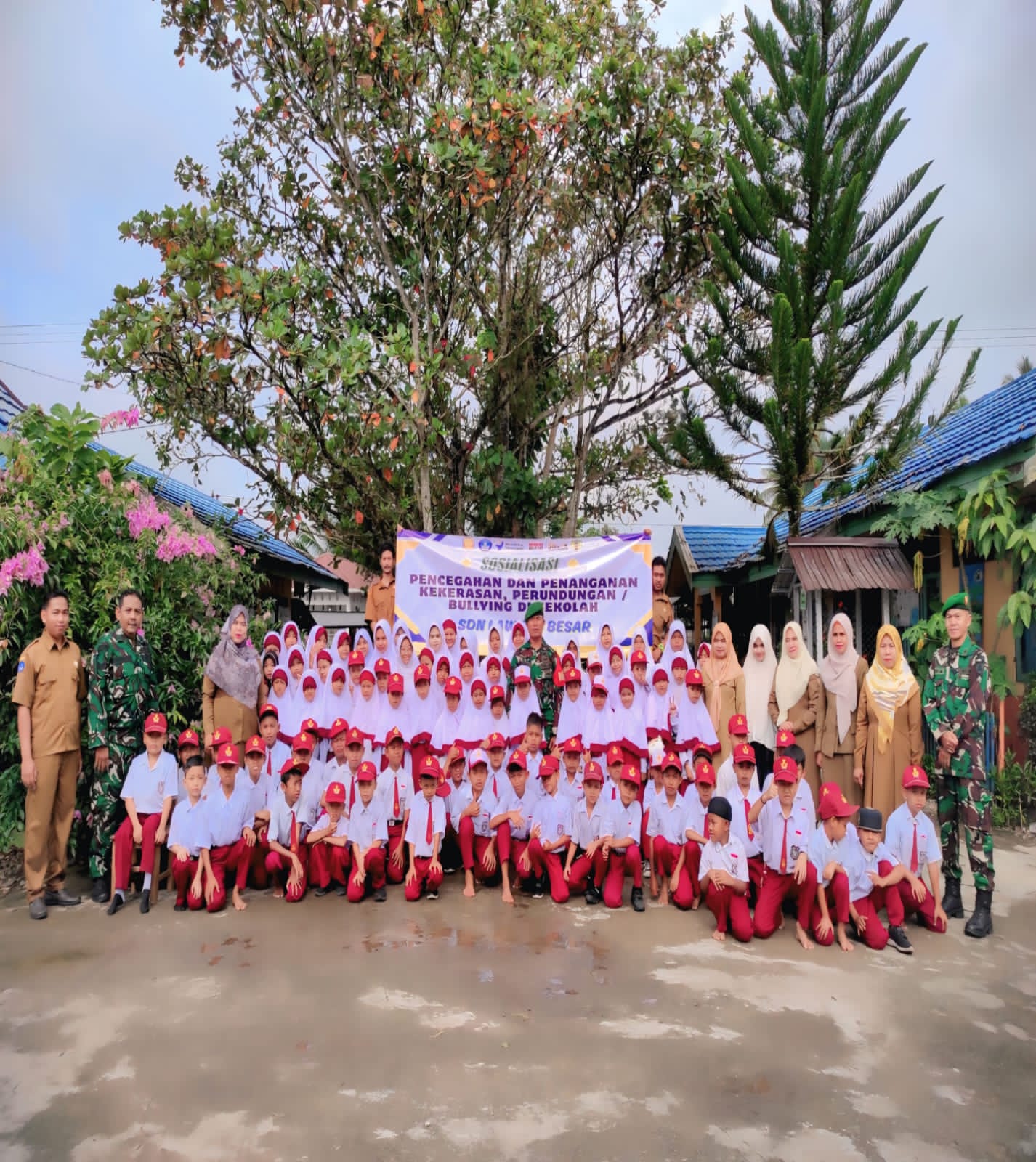TNI Peduli Pendidikan, Babinsa Koramil 1002-06/Barabai Gelar Sosialisasi Anti Bullying