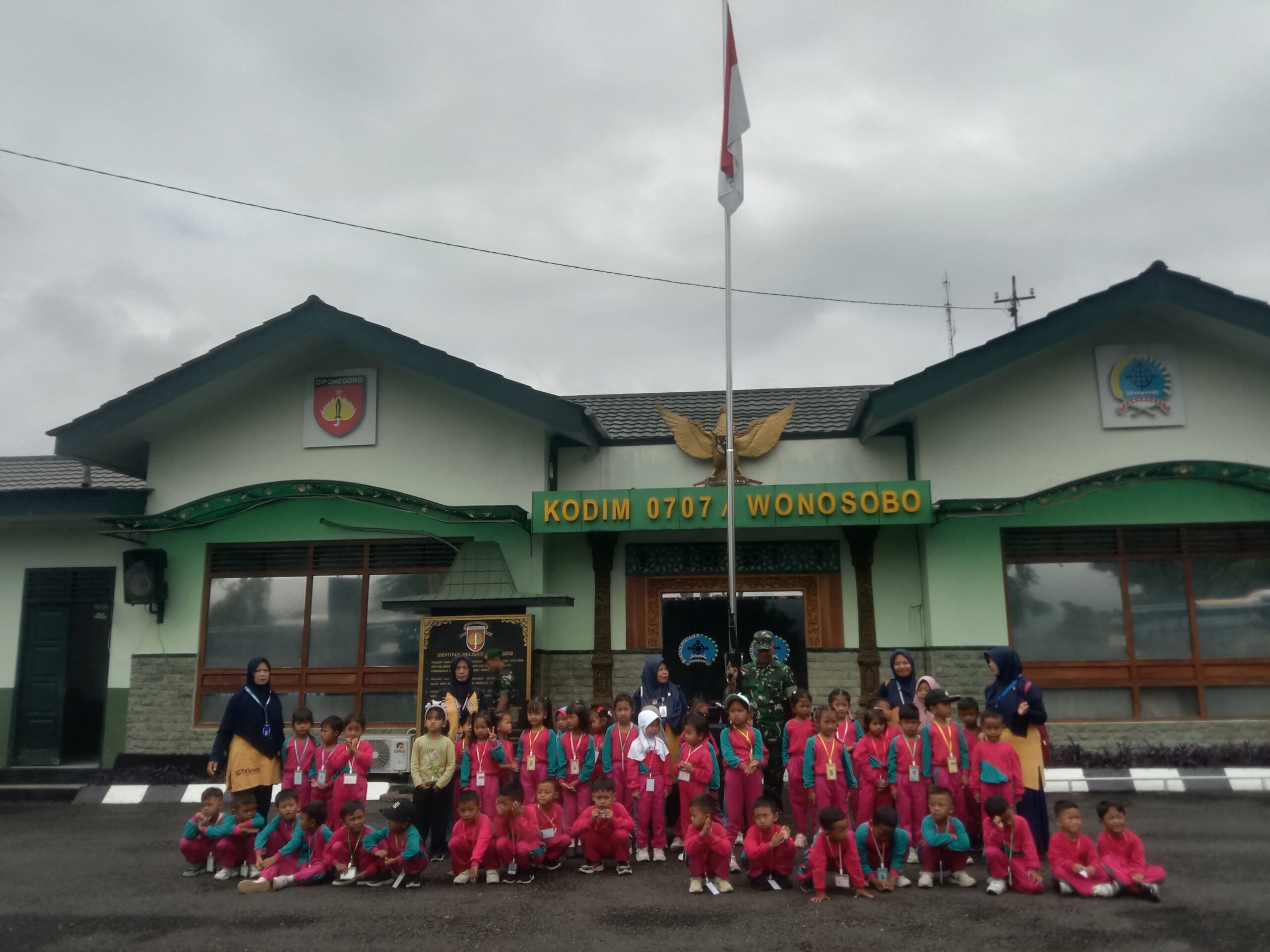 TK Wringinanom Kertek Kunjungi Makodim 0707/Wonosobo, Tanamkan Cinta Tanah Air Sejak Dini