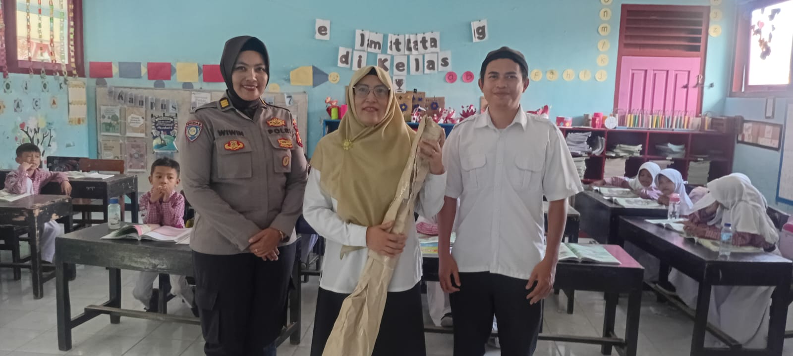 Polda NTB Edukasi Siswa SD tentang Bahaya Bullying, Narkoba, dan Kenakalan Remaja
