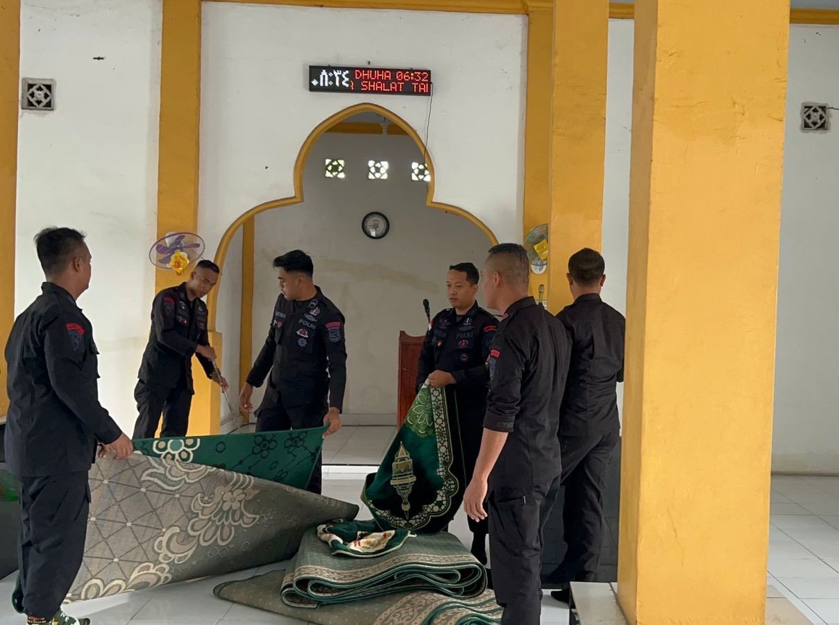 Sinergi Personel Kompi 2 Yon C dalam Giat Bakti Religi di Masjid Al- Ikhlas Dompu