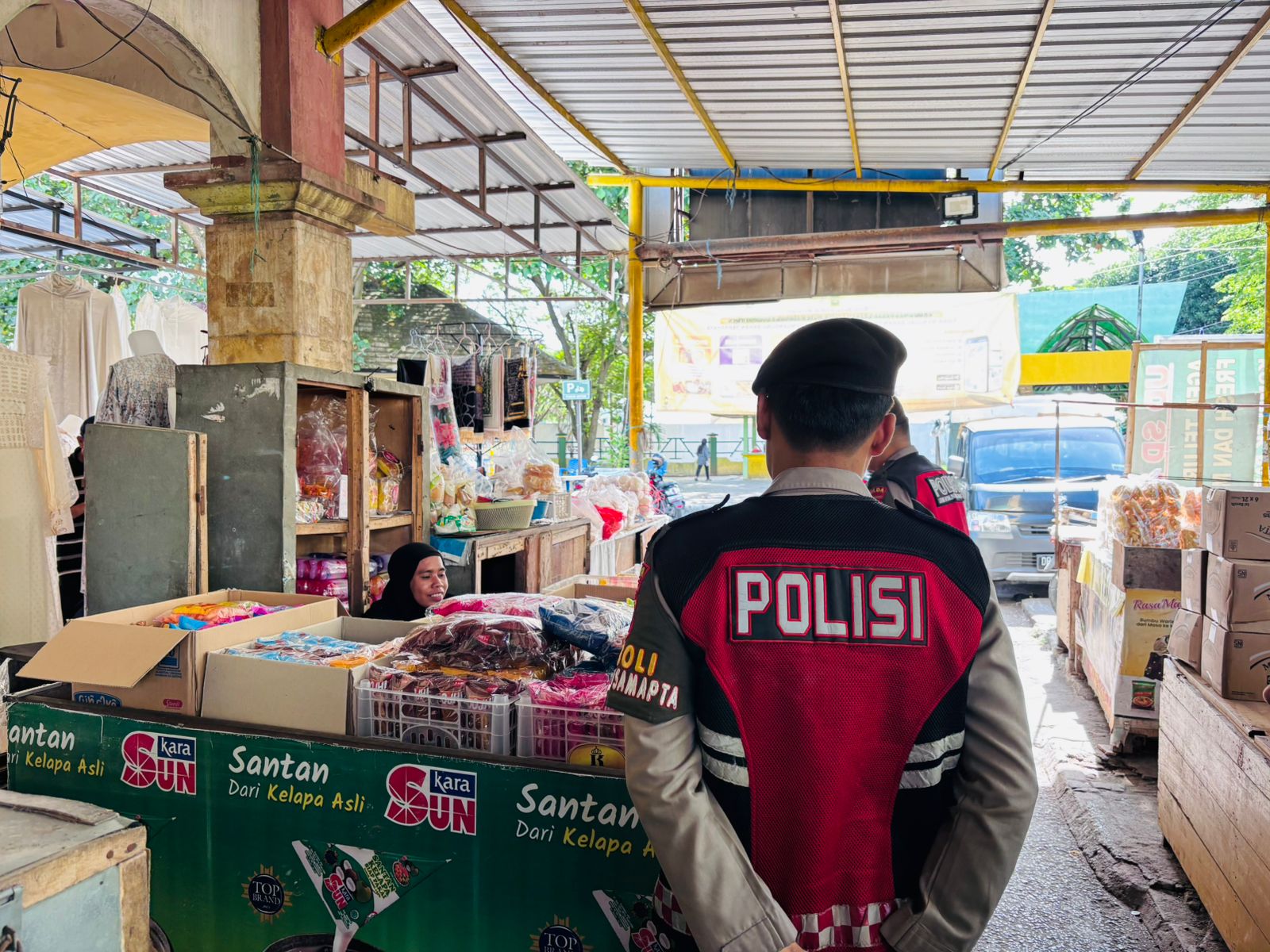 Patroli Kota Presisi Ramadhan, Polda NTB Sasar Pasar Dasan Agung