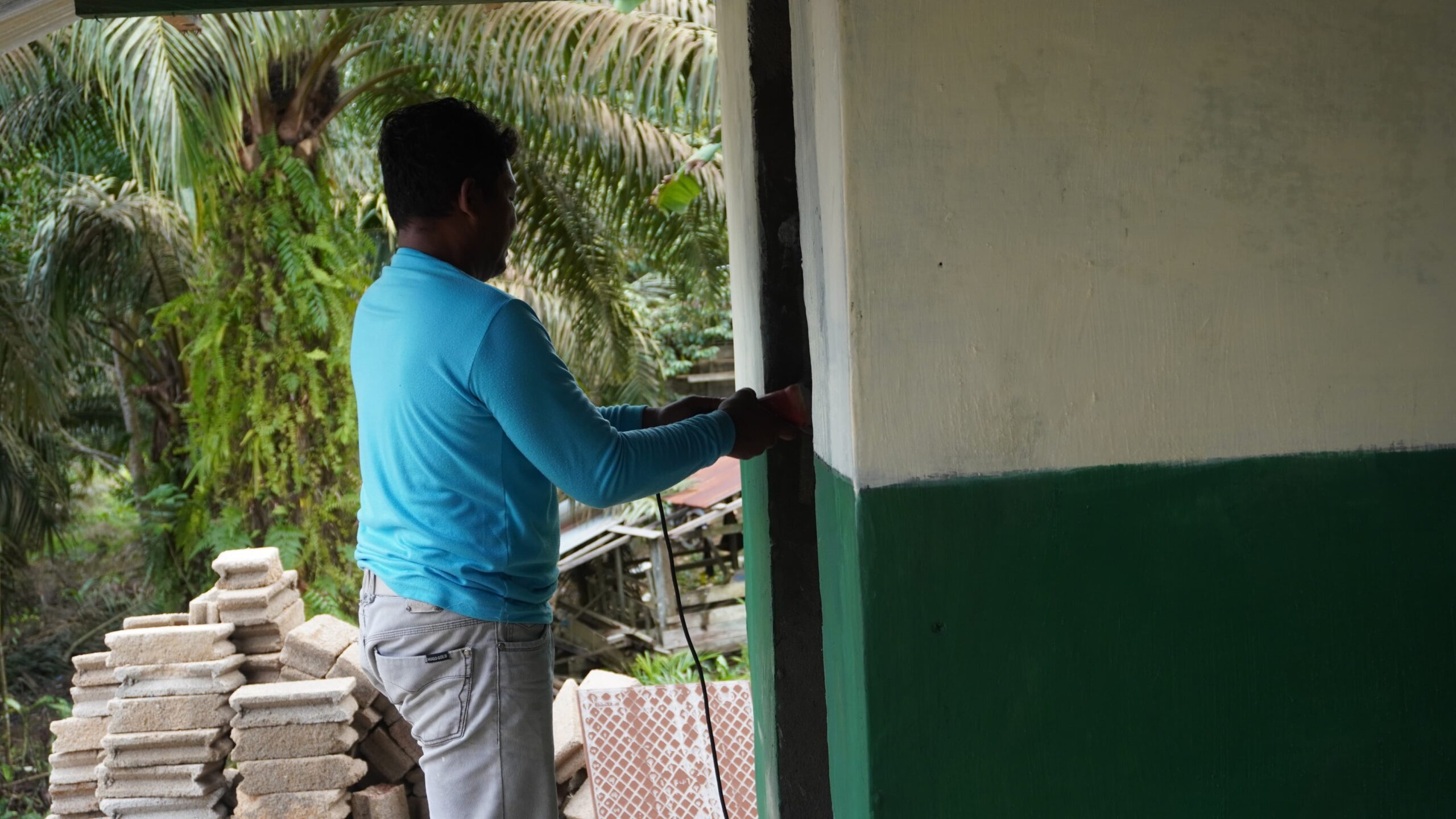 Pembuatan MCK, Satgas TMMD Reguler ke-127 Kodim 1015/Sampit Memasuki Tahap Finishing 