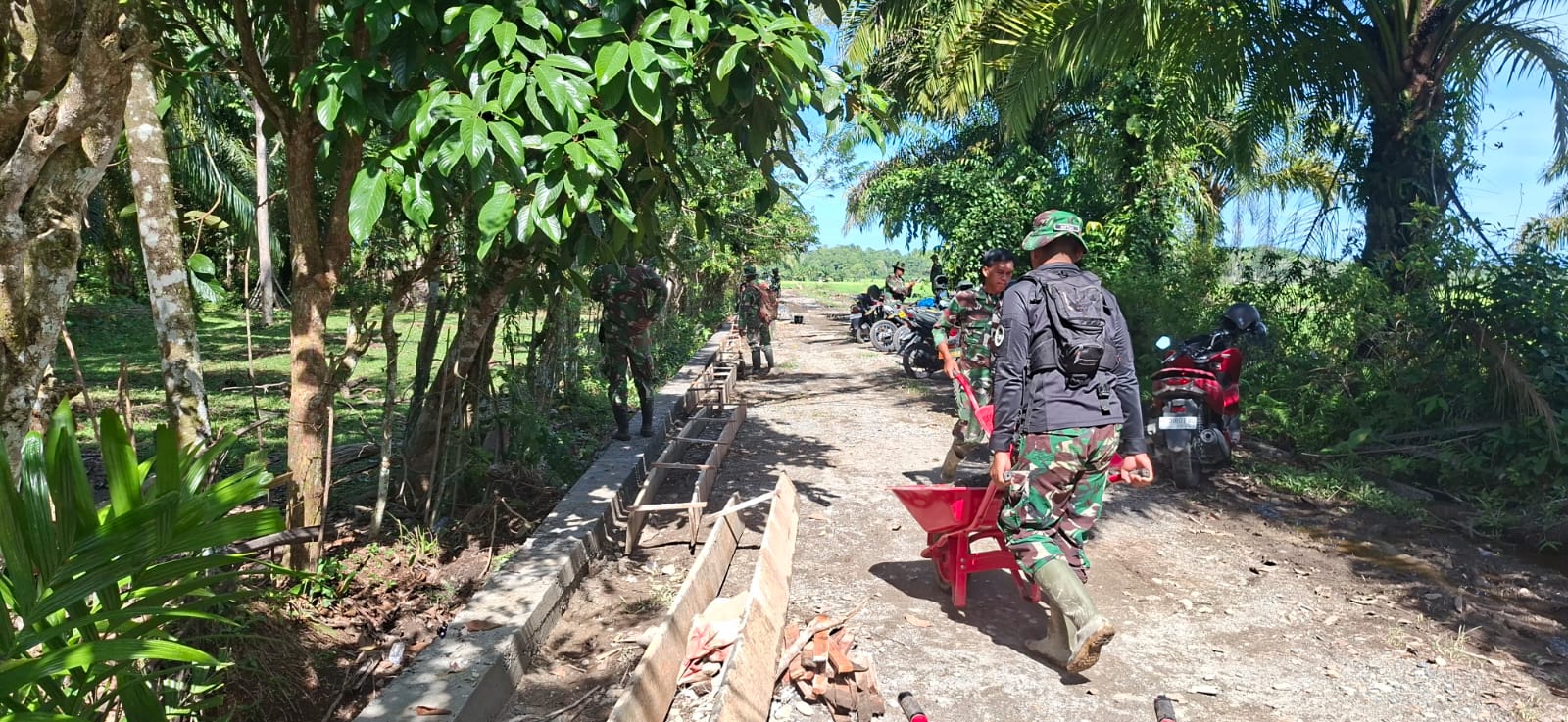 Energi Tak Pernah Padam, Satgas TMMD Reguler ke-127 Kodim 0105/Abar Wujudkan Talut Kuat dan Tahan Lama