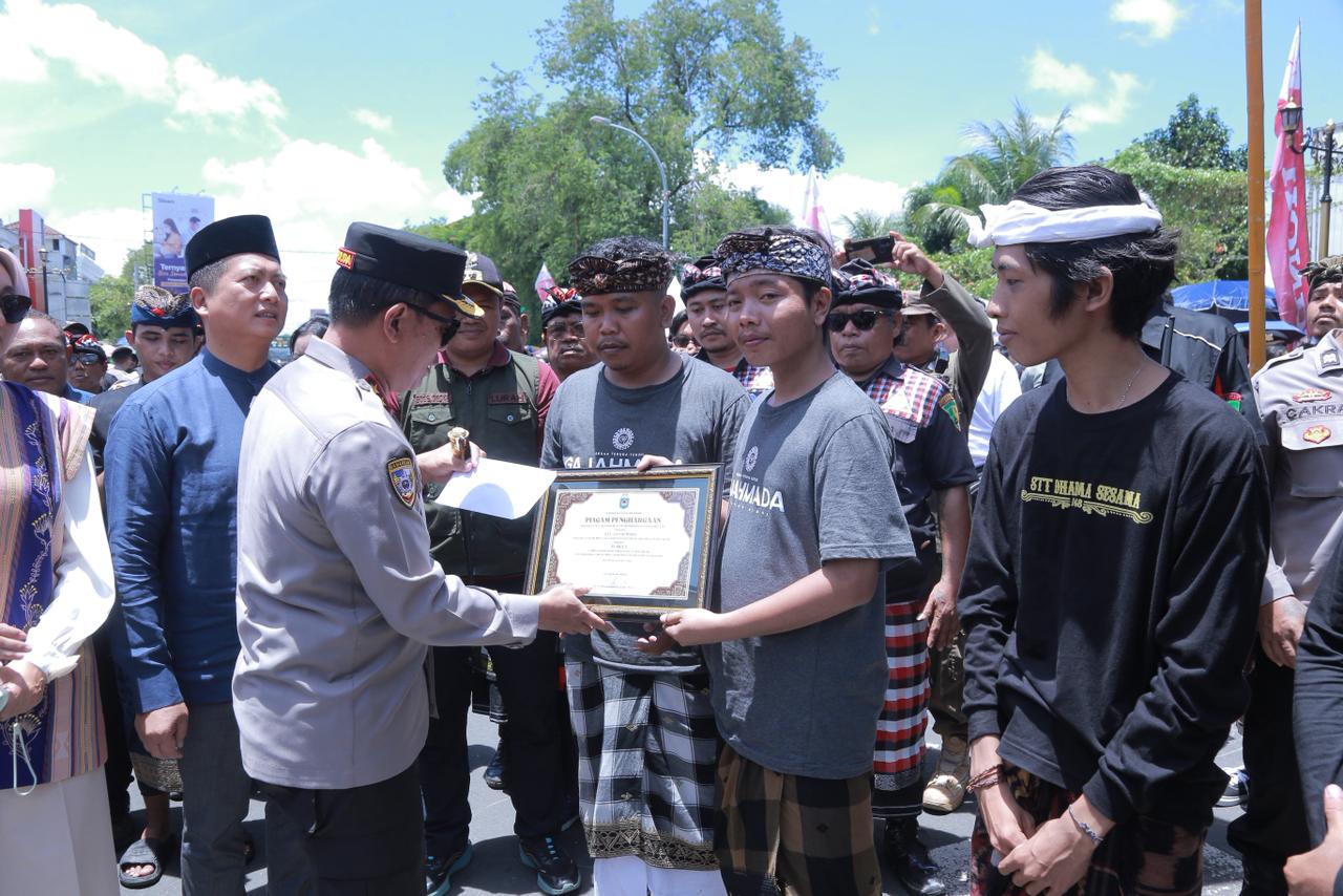 Kapolda NTB Hadiri Parade Ogoh-ogoh Nyepi 2026, Simbol Toleransi di Tengah Momentum Lebaran