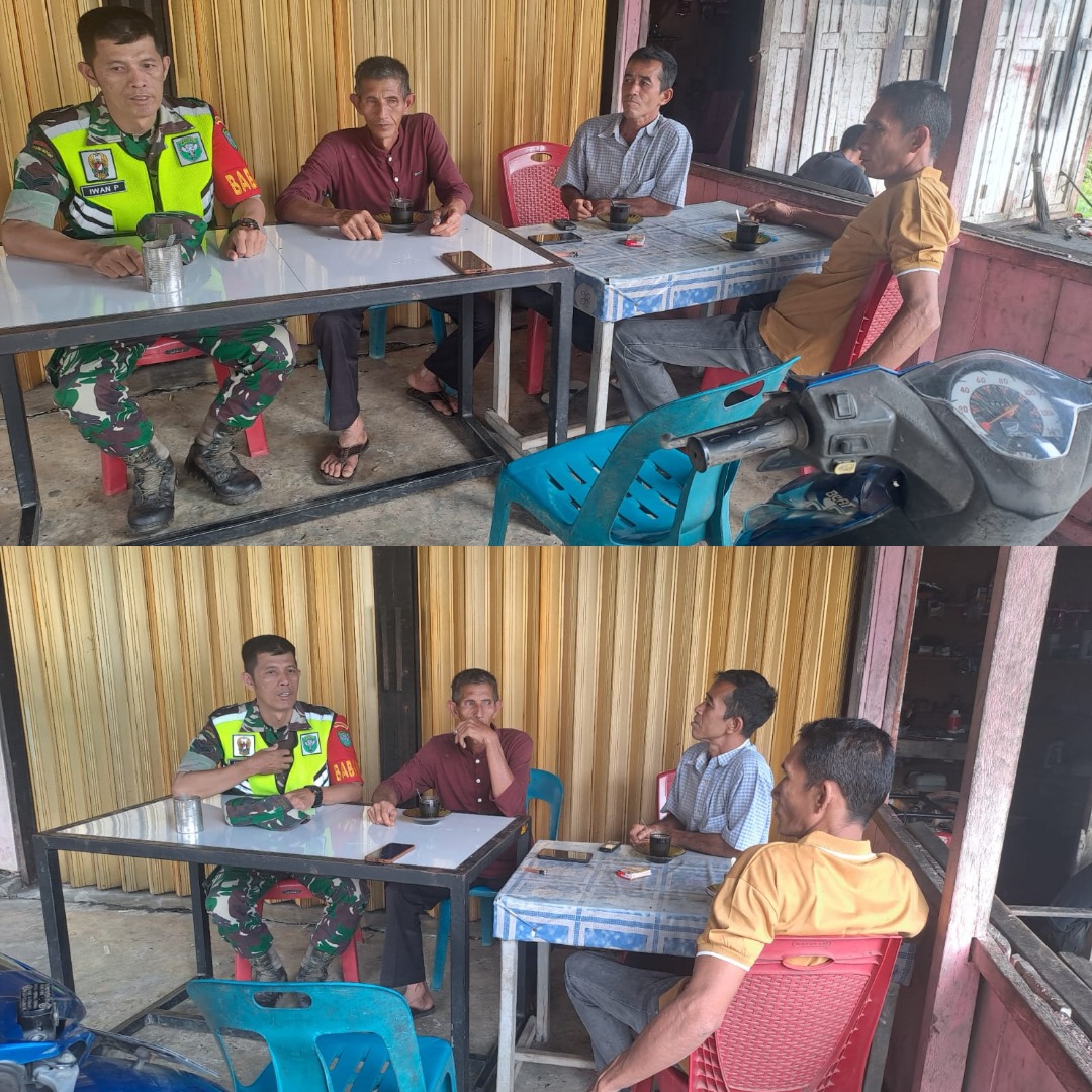 Manfaatkan Momen Lebaran, Babinsa Laksanakan Komsos di Wilayah Binaa