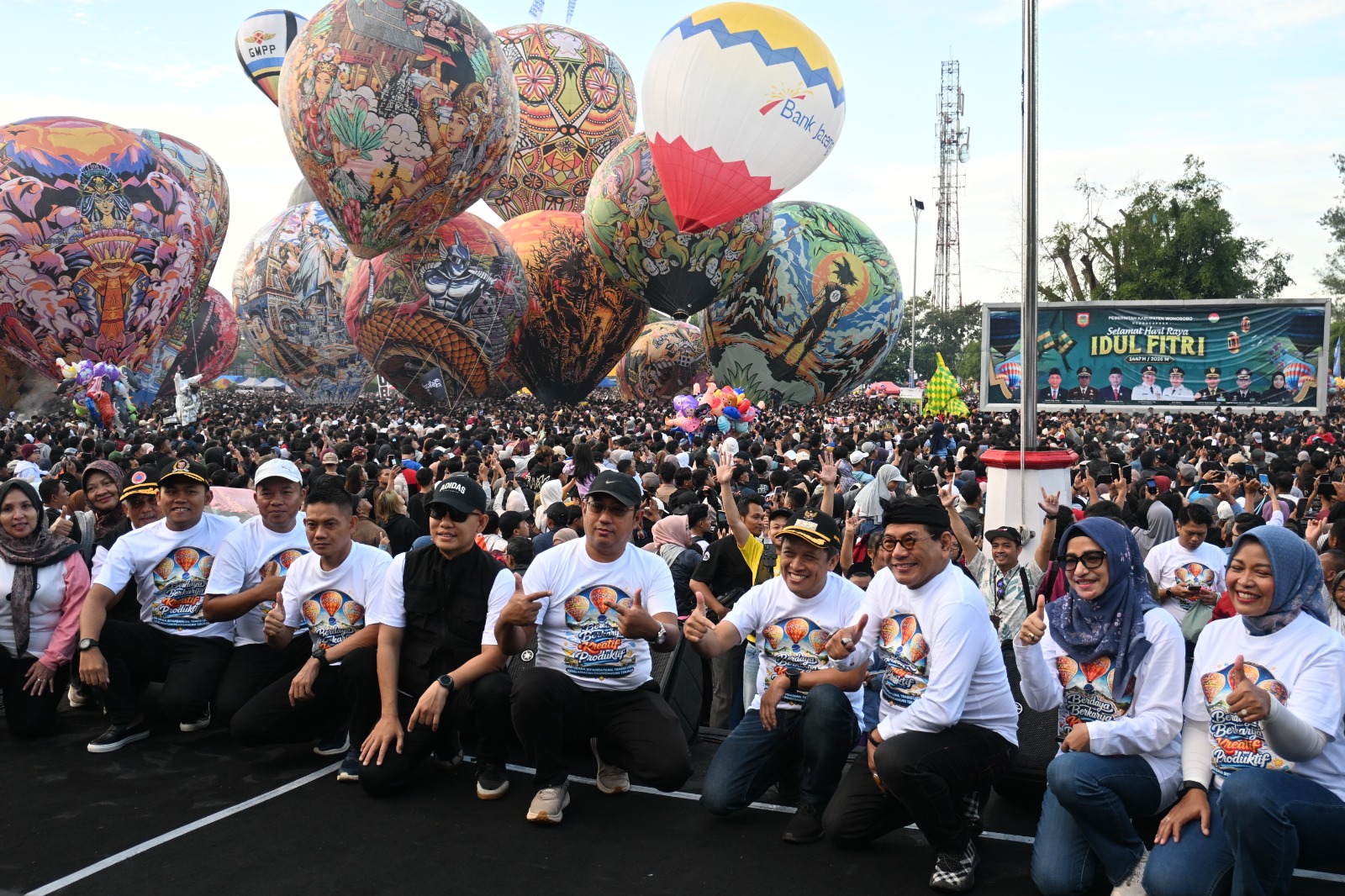 Puncak Festival Balon Udara Wonosobo 2026 Meriah di Alun-Alun, 45 Balon Terbaik Warnai Langit 