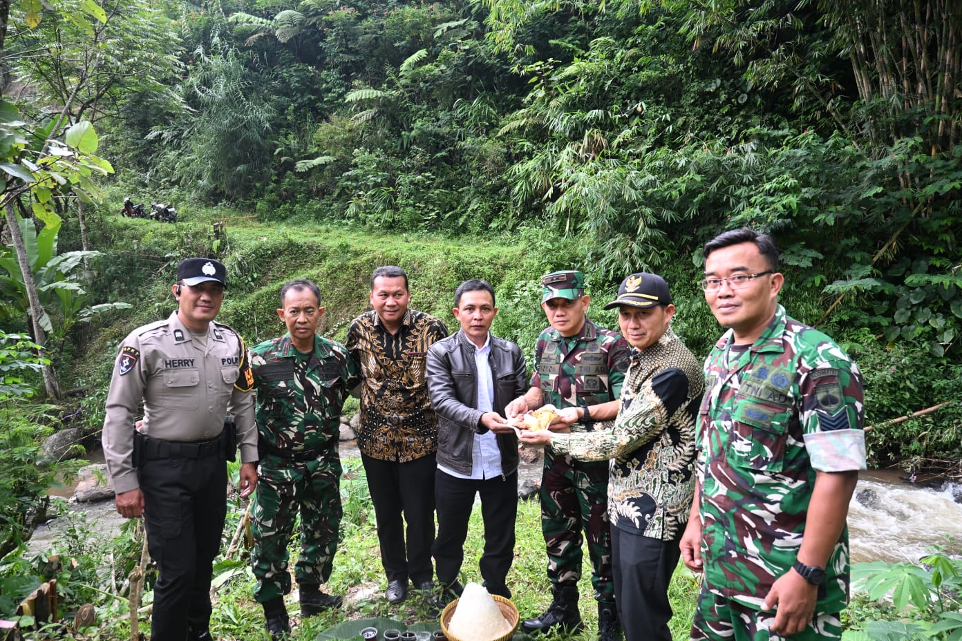 Kodim Wonosobo Gelar Tasyakuran Pembangunan Jembatan Garuda Tahap III Dan IV di Watumalang