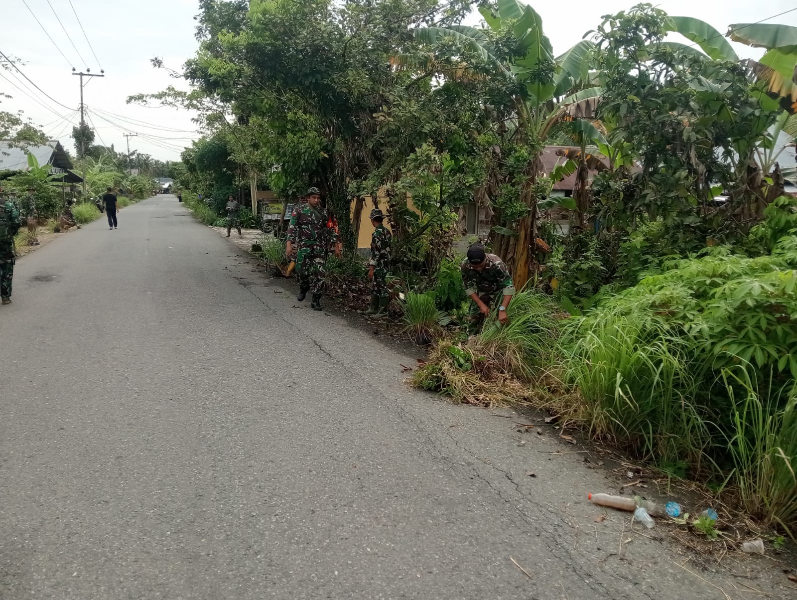 Koramil 1002-03/Haruyan Ajak Masyarakat Jaga Kebersihan Lingkungan