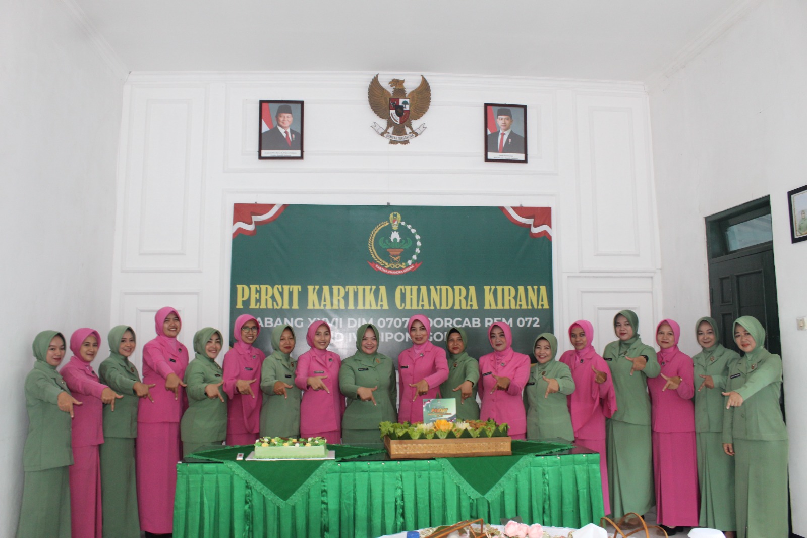 Persit KCK Cabang XXVII Kodim 0707/Wonosobo Dapat Kejutan dari Bhayangkari Saat HUT ke-80