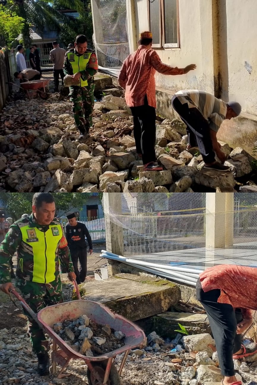 Dengan Semangat Gotong Royong, Serda Yusfendi Bersama Warga Bersihkan Perkarangan Kantor Keuchik