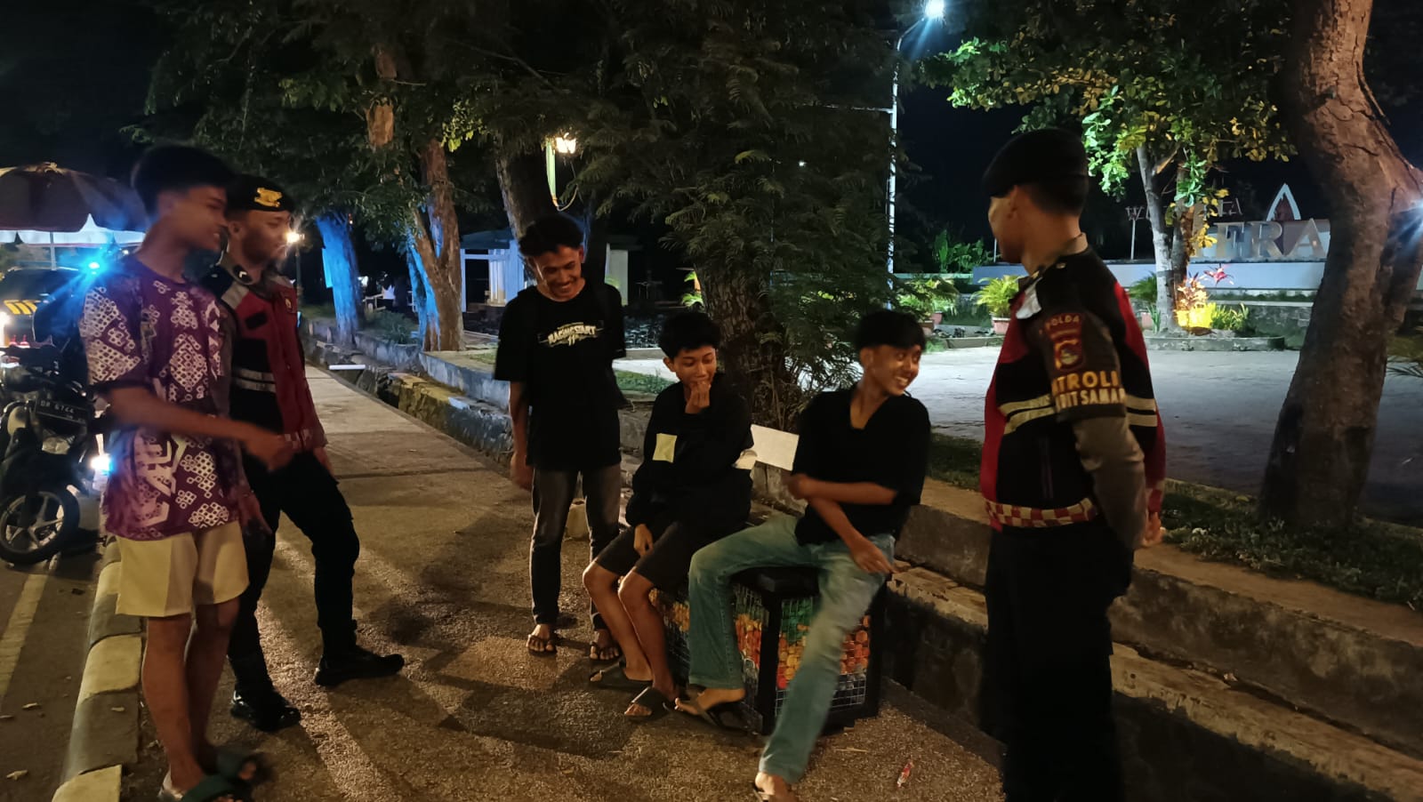 Patroli Kota Presisi Hadir di Taman Sangkareang, Polisi Sapa Warga dan Pelaku UMKM