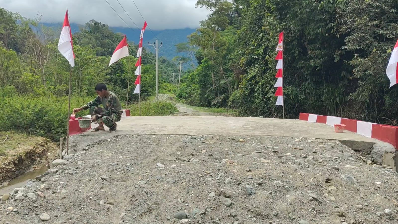 Jembatan Aramco Desa Sikundo Karya Satgas Kodim 0105/Abar Selesai dan Siap Jadi Akses Transportasi Andalan Warga