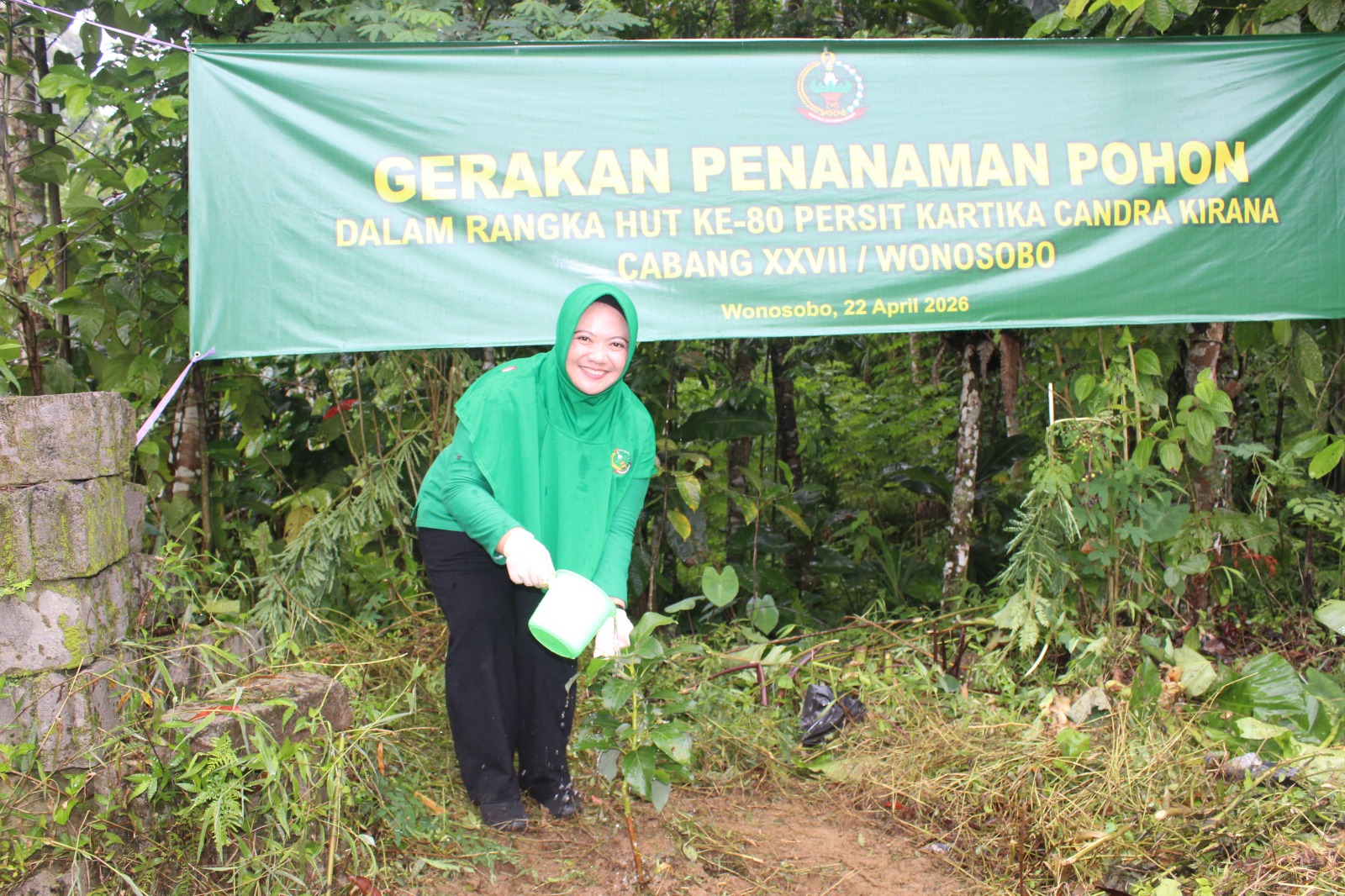Hijaukan Wonosobo dari Akar, Persit Kodim 0707 Tanam Durian hingga Alpukat Sambut HUT ke-80