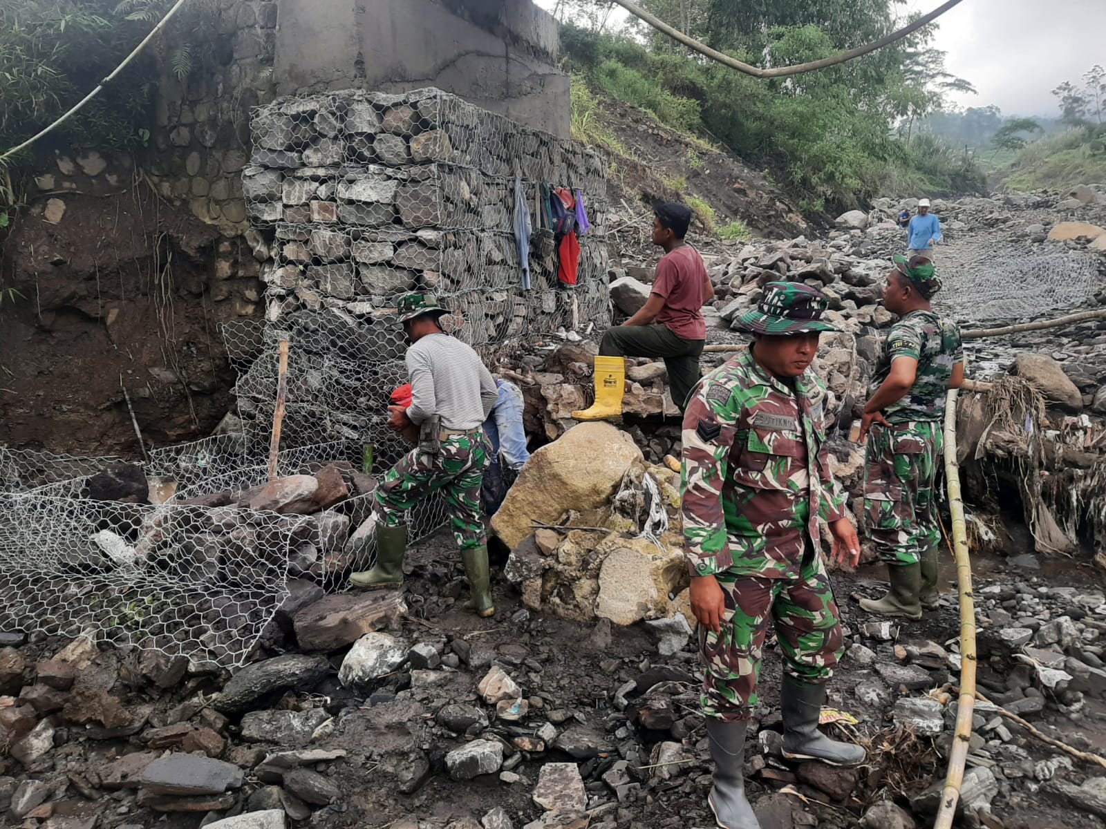Mitigasi Bencana, TMMD Sengkuyung II Kodim Brebes Percepat Pembangunan Talud dan Penguatan Tebing Sungai