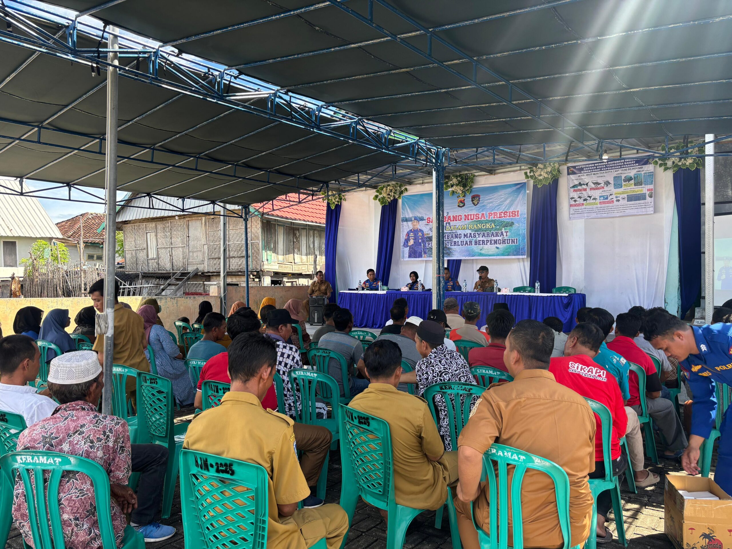 Polairud Hadir dengan Hati, Sambang Nusa Presisi Sentuh Masyarakat Pulau Medang Sumbawa