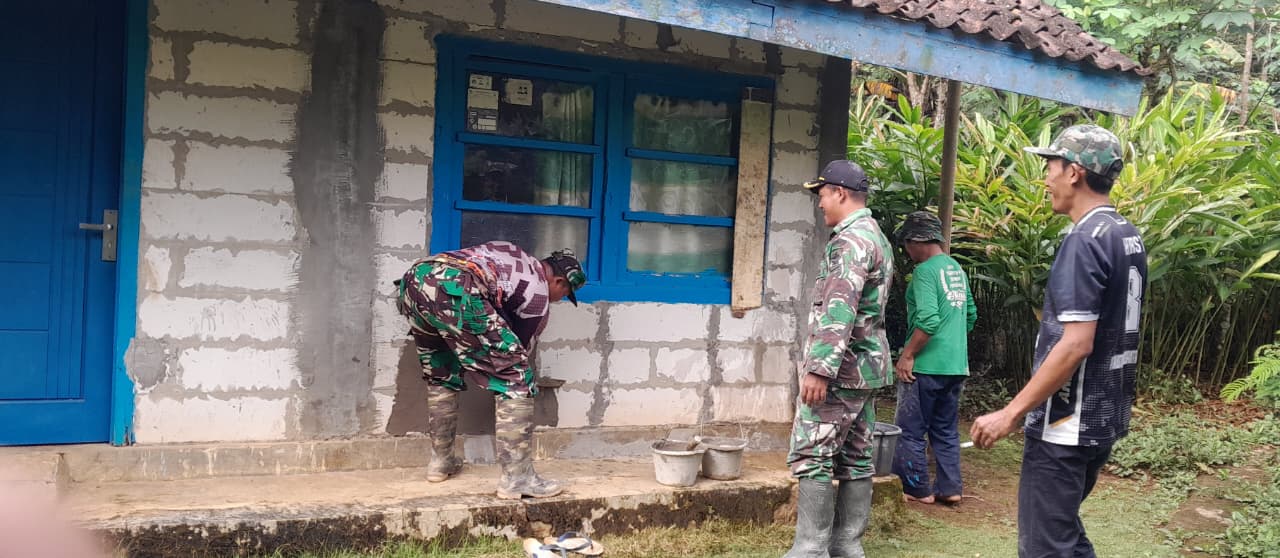 TMMD Sengkuyung Tahap II Kodim 0707/Wonosobo Renovasi Rumah Tidak Layak Huni di Desa Grugu Kaliwiro