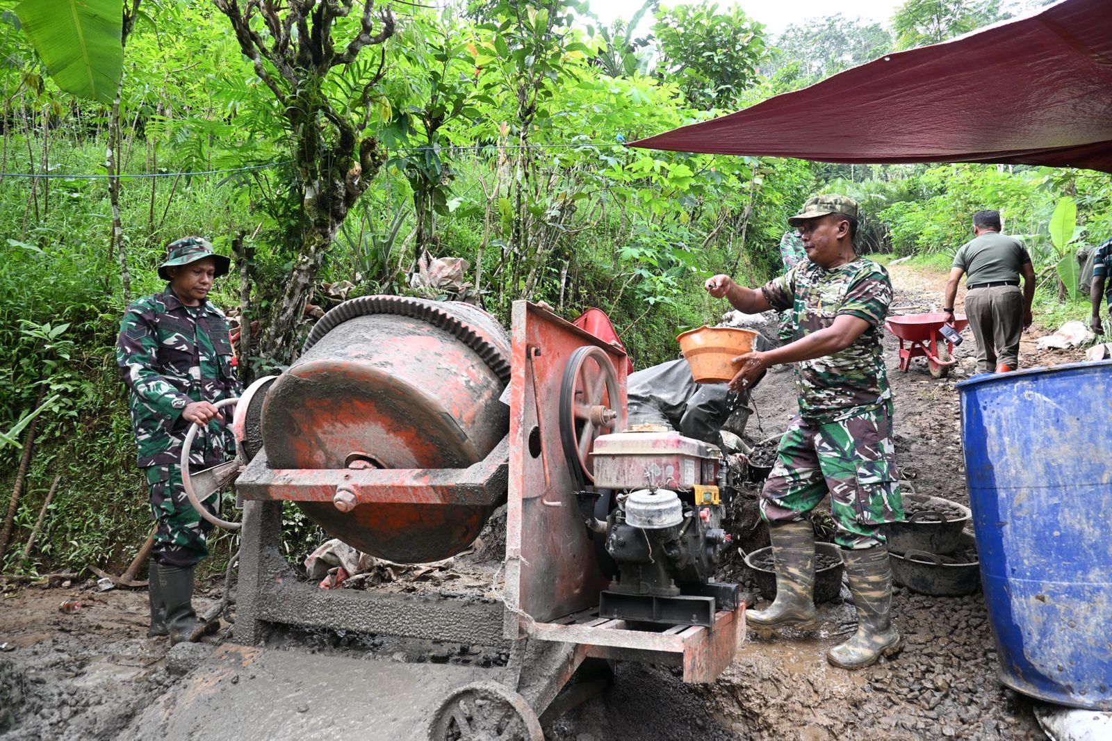 Kodim 0707/Wonosobo Kebut Pembangunan Jembatan Gantung Tahap III di Desa Wonoroto, Hubungkan Pasuruhan  