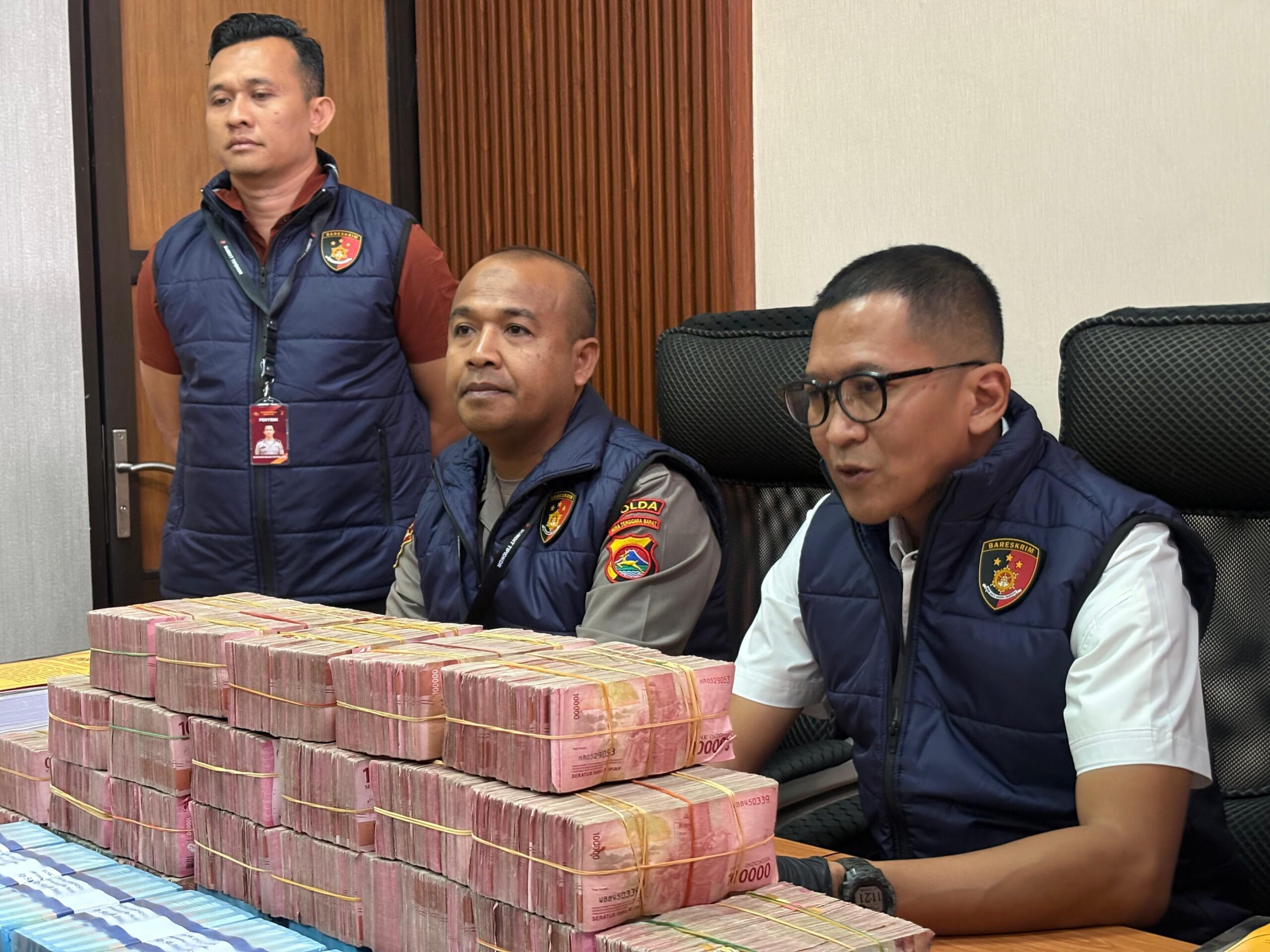 Selamatkan Uang Negara 2,8 Miliar, Polda NTB Limpahkan Tersangka dan Barang Bukti Kasus Korupsi Pengadaan Mebel SMK ke Kejaksaan