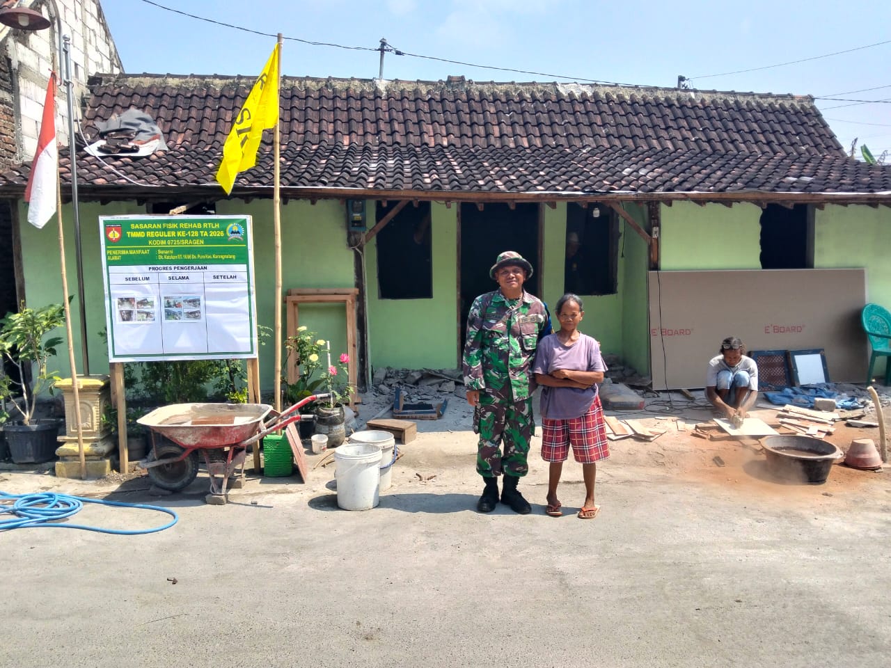 Air Mata Bahagia Ibu Sunarni di Tengah Pengabdian Satgas TMMD Reguler ke-128