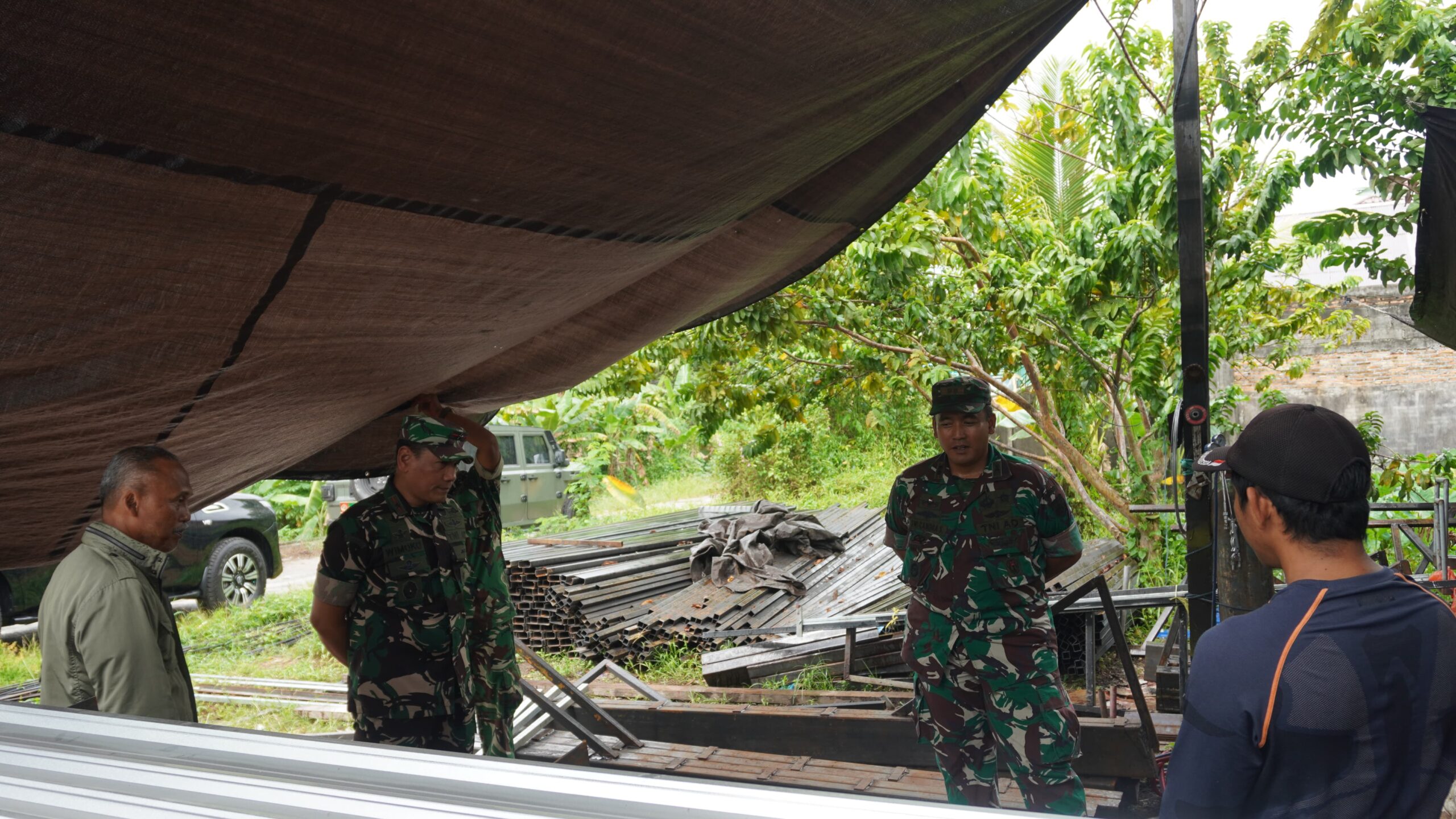 Dandim 1015/Sampit Dampingi Danrem 102/Pjg Tinjau Progres Pembangunan KDKMP