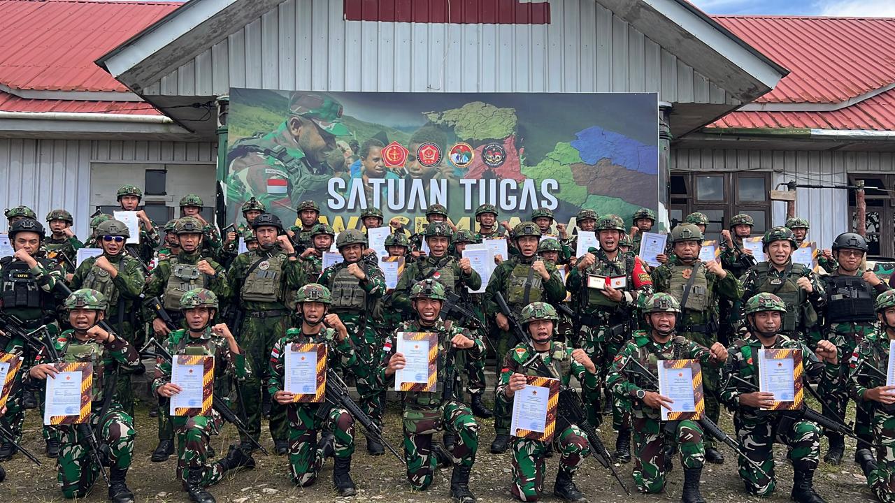 Pangkogabwilhan III Berikan Penghargaan kepada 36 Prajurit Yonif 751/VJS atas Keberhasilan Amankan Ribuan Batang Ganja di Oksibil