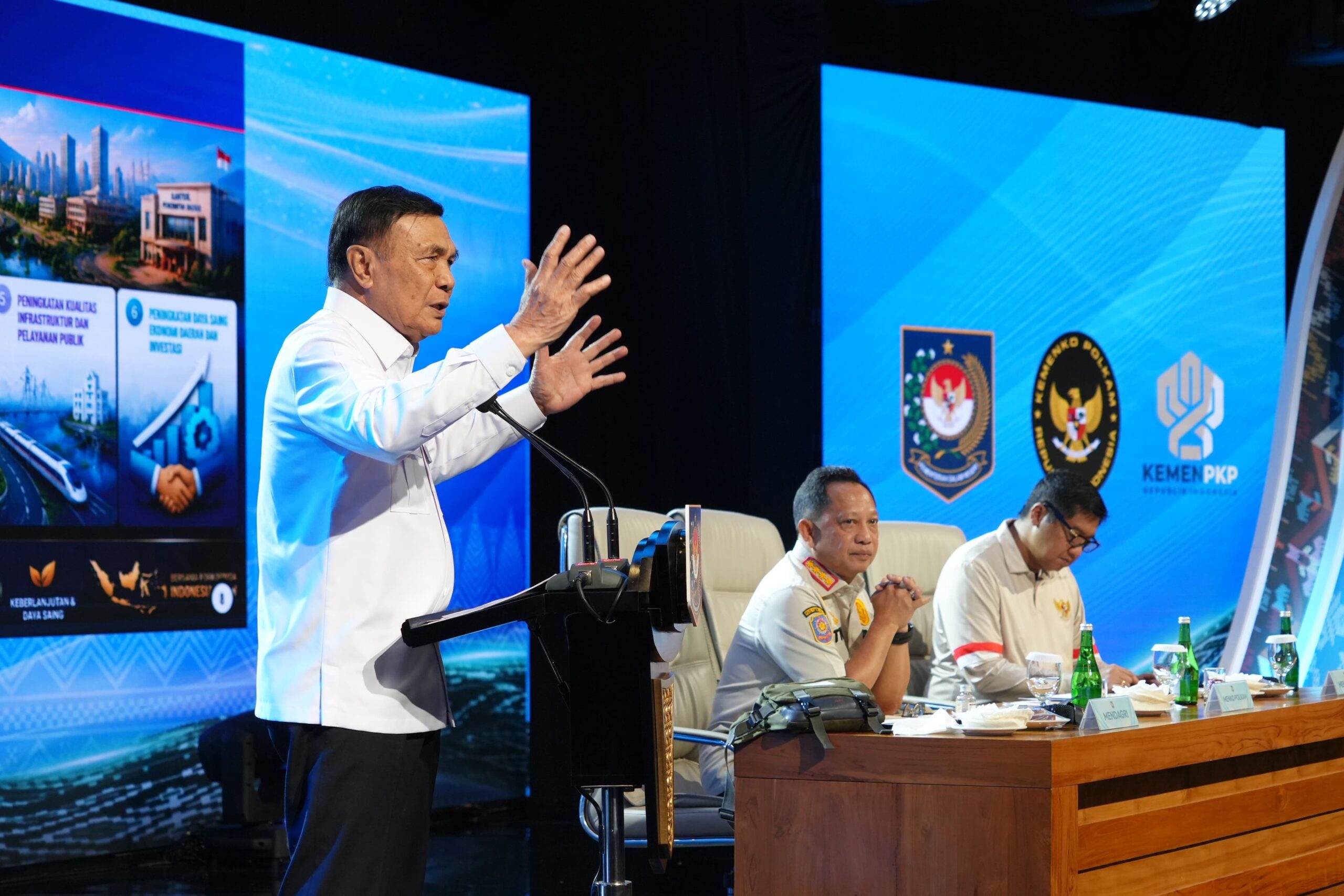 Silaturahmi dengan Forkompimda Regional Maluku dan Nusa Tenggara, Menko Polkam Ajak para Pemimpin Berkorban untuk Rakyat