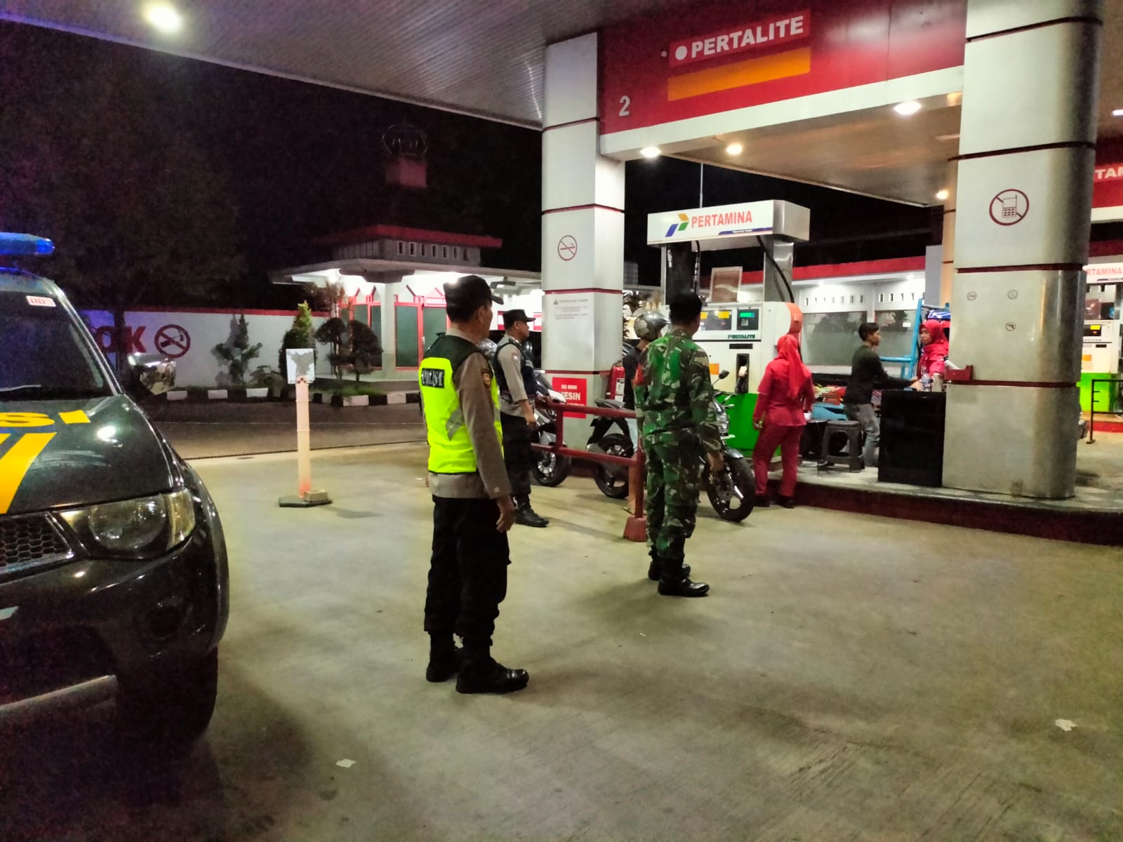 Cegah Potensi Gangguan Keamanan, TNI Dan Polri di Slogohimo Patroli Bersama
