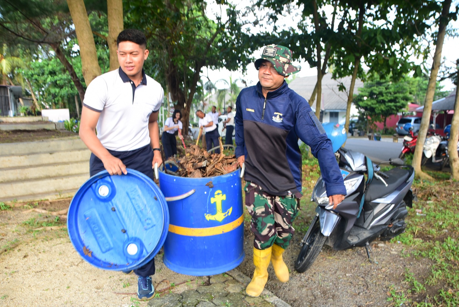 KOARMADA I GELAR BERSIH-BERSIH DILOKASI SHLAT IDUL ADHA
