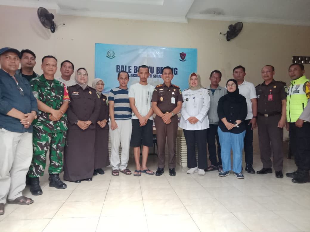 Kompak..!! Babinsa Bersama Bhabinkamtibmas Kepatihan Wetan Kawal Penyelesaian Perkara ( Restorative Justice ) Oleh Kejari Surakarta