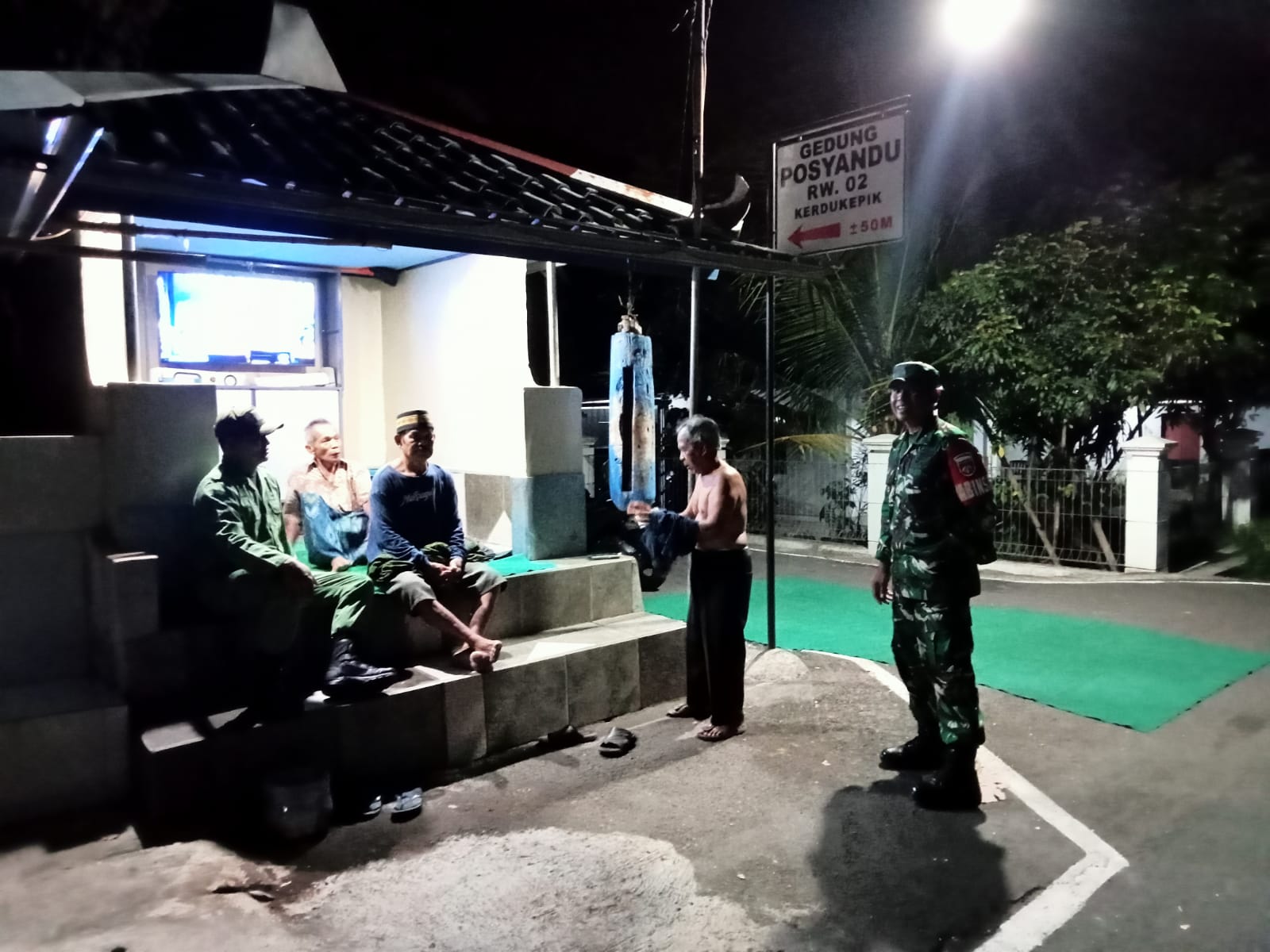 Koramil 01/Wonogiri Kota Intensifkan Patroli Malam Demi Ciptakan Lingkungan Aman dan Kondusif