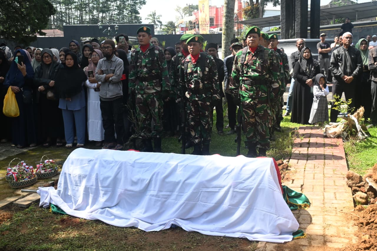 Kodim 0707/Wonosobo Gelar Upacara Pemakaman Militer Veteran Pejuang Kemerdekaan RI di TMP Wirapati