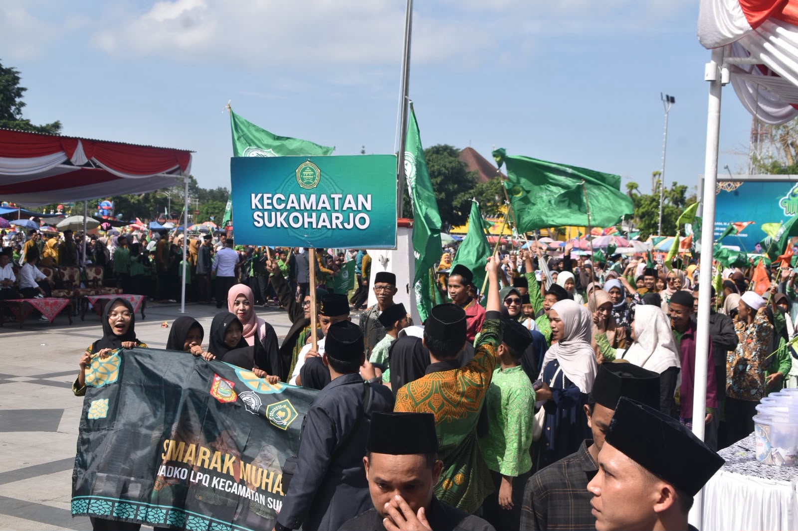 Kodim 0707/Wonosobo Dukung Semarak 1 Muharram 1448 H, Puluhan Ribu Masyarakat Ikuti Pawai Ta’aruf di Alun-Alun Wonosobo