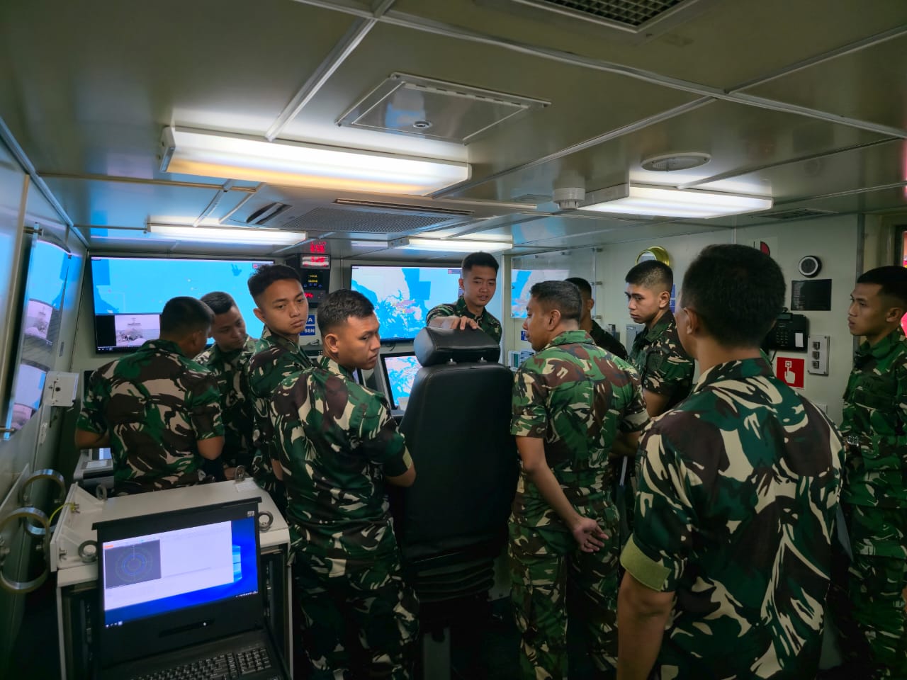 PRAJURIT SATKAT KOARMADA I JALANI UJIAN HALANG RINTANG DAN PENGENALAN PIT KRI