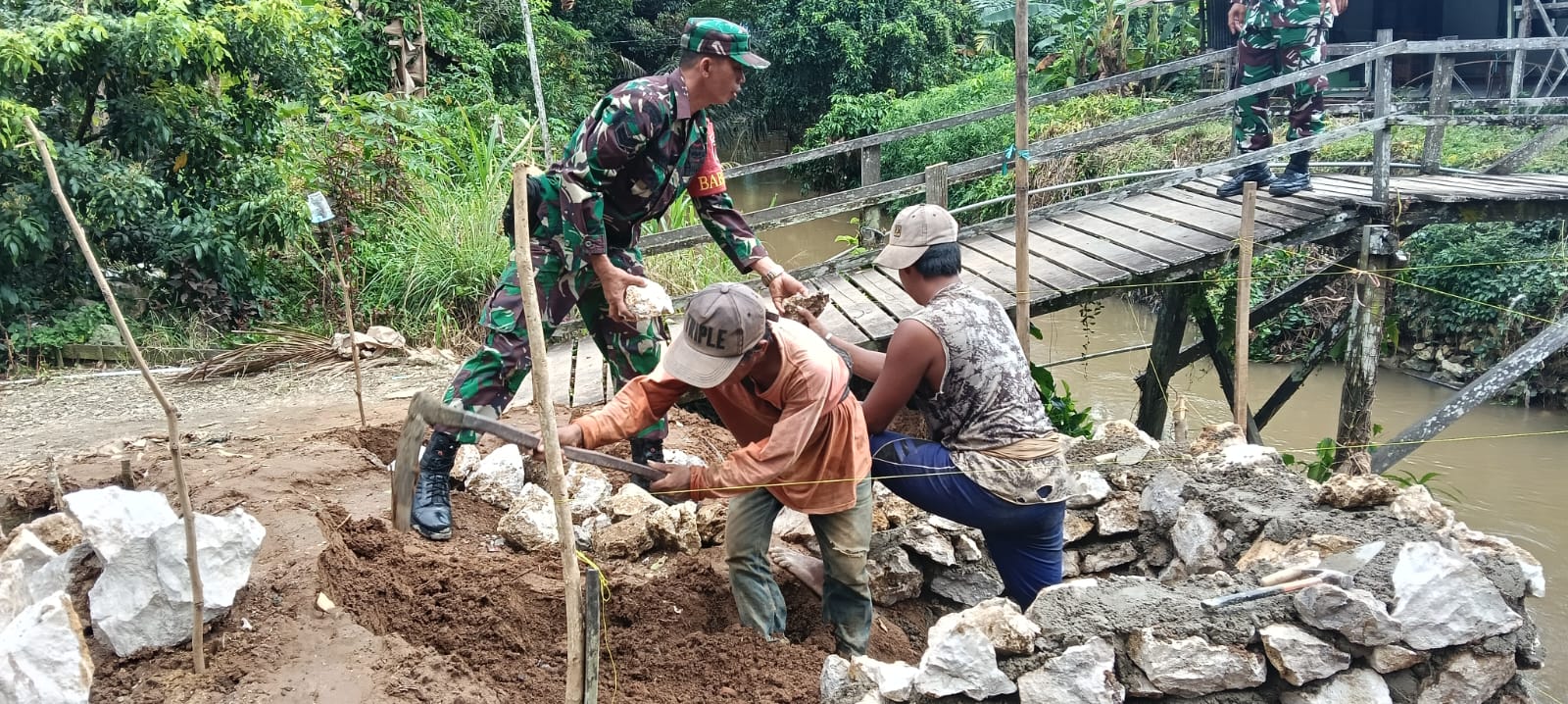 Kodim 1002/HST percepat pembangunan infrastruktur, dua jembatan Garuda masuk tahap konstruksi abutment