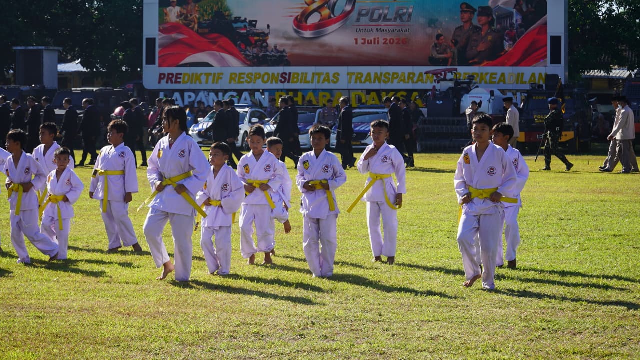 “Karate Dojo Ditpolairud Polda NTB Meriahkan Perayaan HUT Polri Ke-80