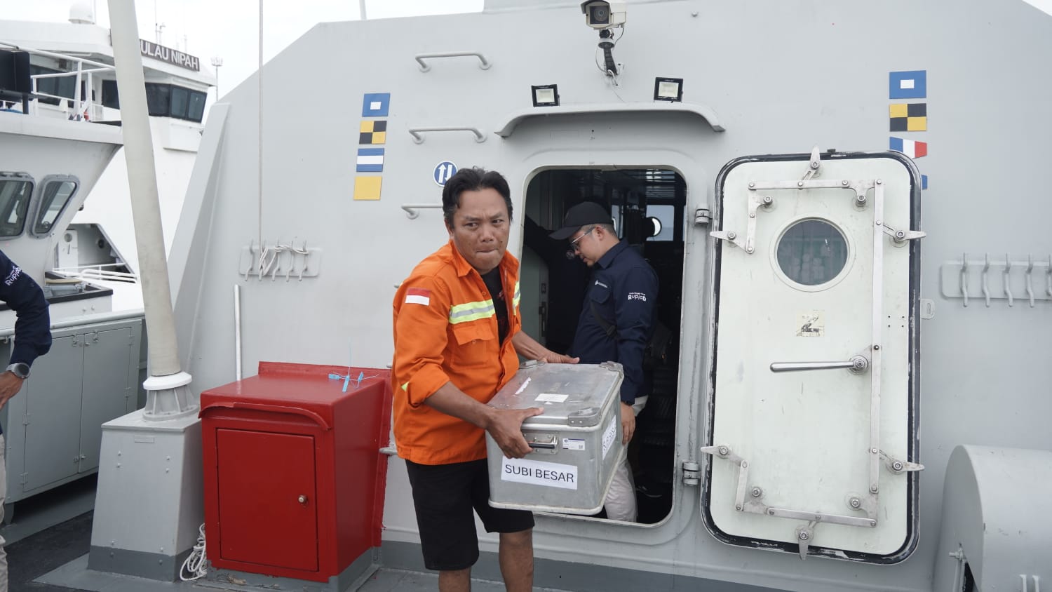KRI BELADAU-643 SUKSES KAWAL EKSPEDISI RUPIAH BERDAULAT DI WILAYAH PERBATASAN KEPRI