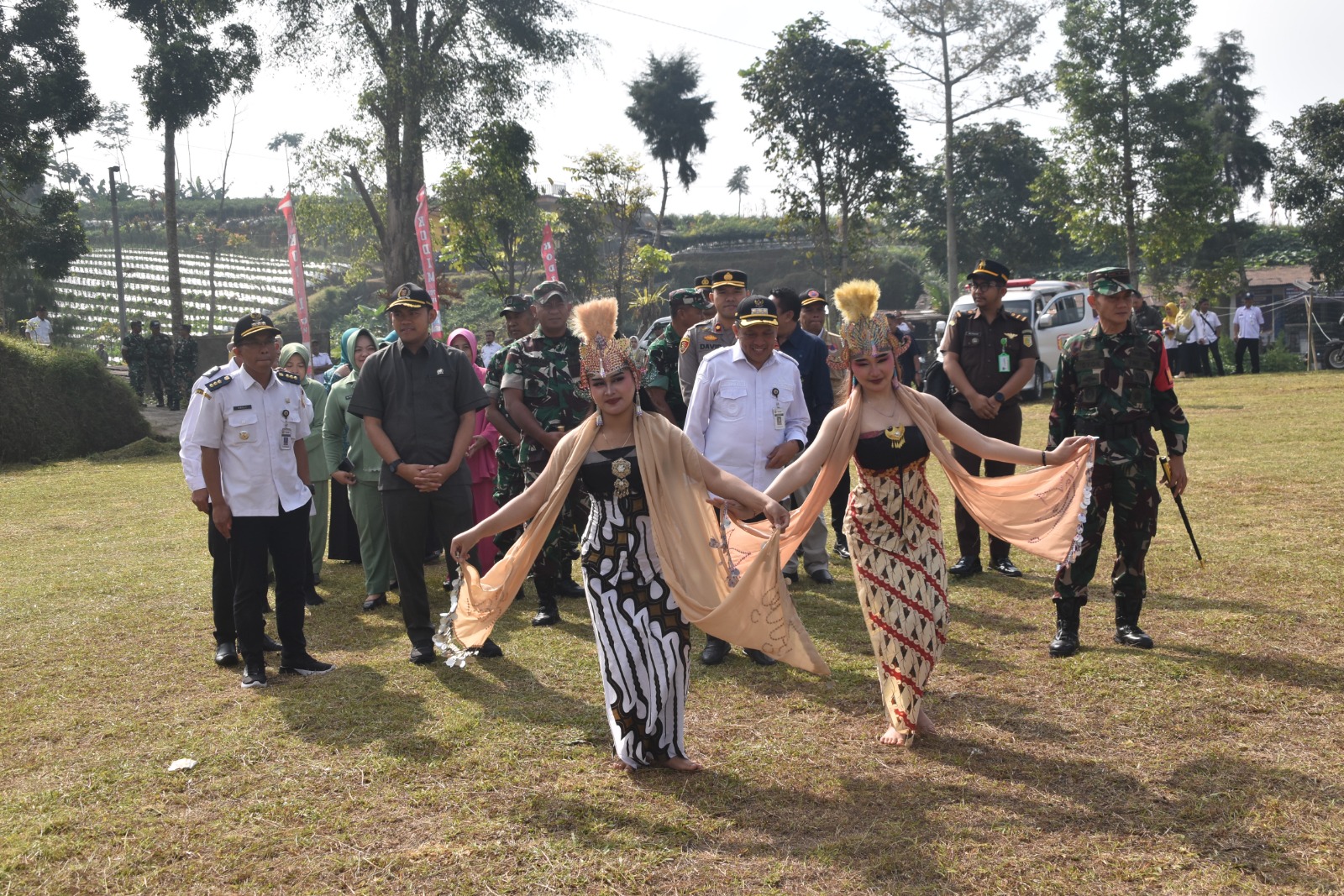 Bupati Wonosobo Resmi Buka TMMD Sengkuyung Tahap III di Desa Krinjing Watumalang