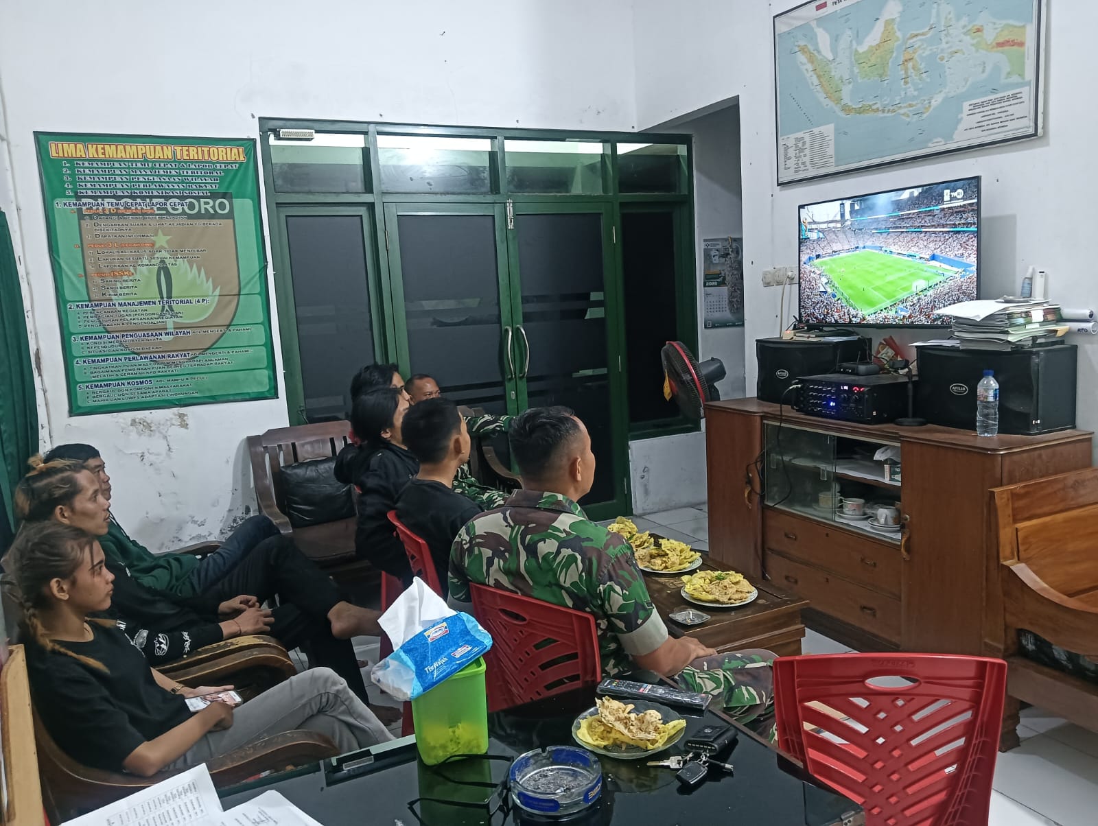 Nobar Piala Dunia Bersama TNI di Basecamp Gunung Bismo Berlangsung Seru, Jadi Ajang Silaturahmi Warga