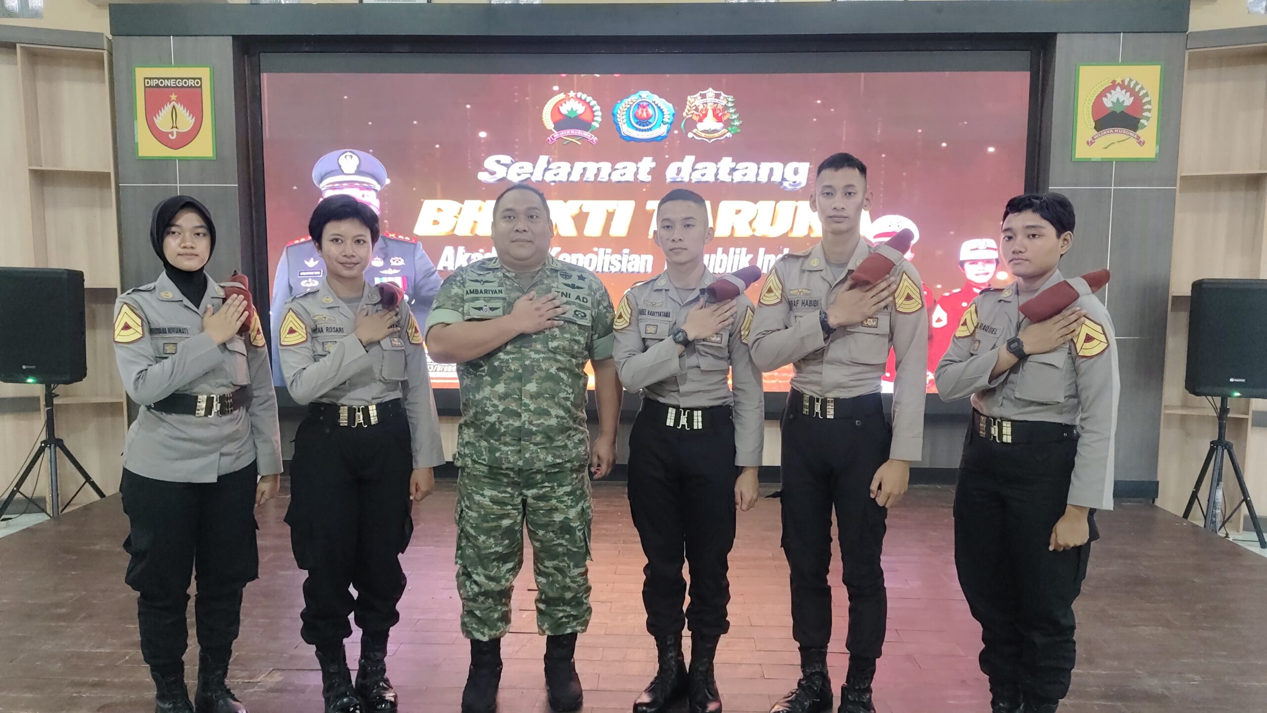 DANDIM 0713/BREBES TERIMA TARUNA-TARUNI AKPOL, SIAP DUKUNG BHAKTI TARUNA DI SEKOLAH RAKYAT KABUPATEN BREBES
