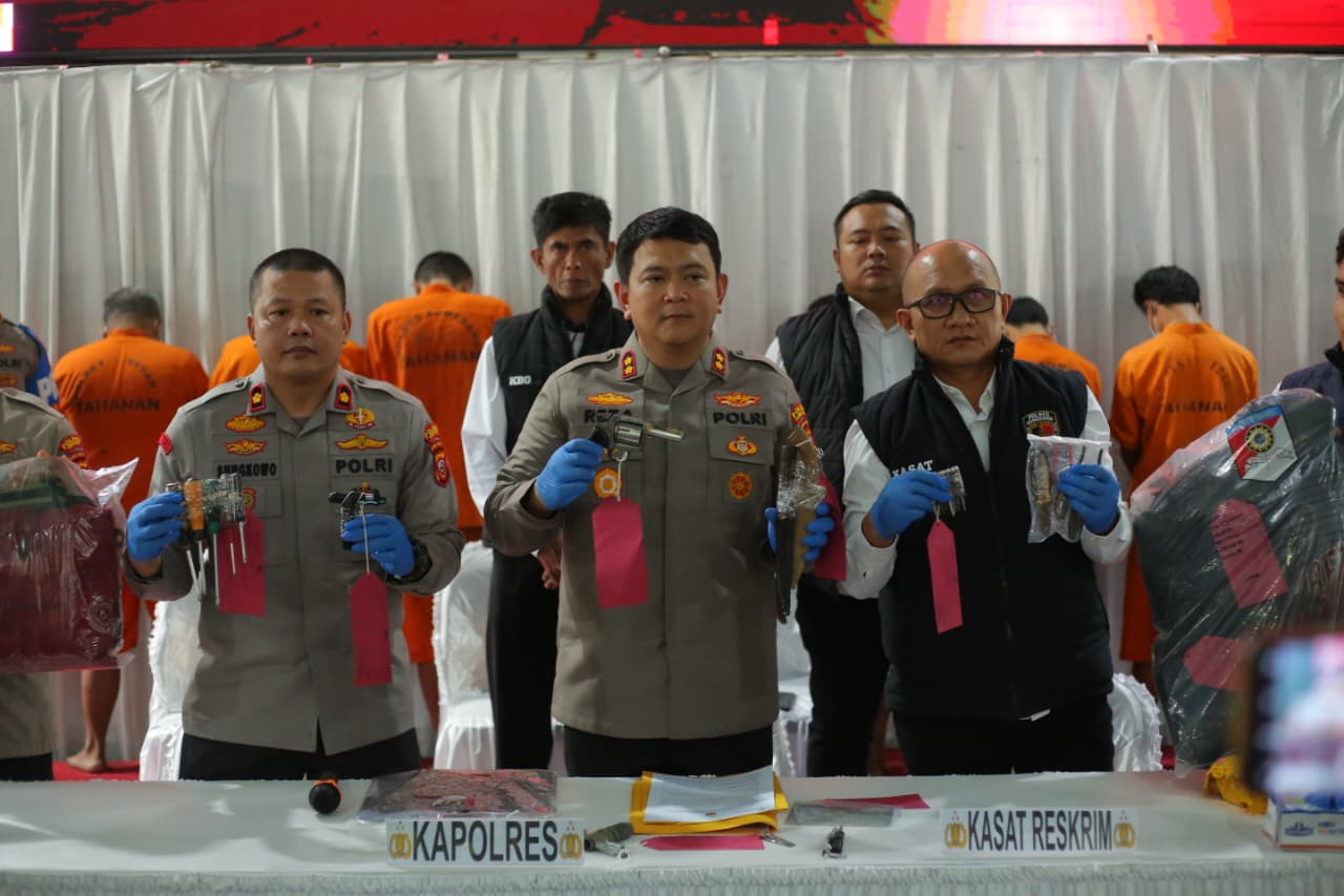 Polres Sumedang Ungkap 6 Kasus Curanmor, Amankan 7 Tersangka dan Sita Senjata Api
