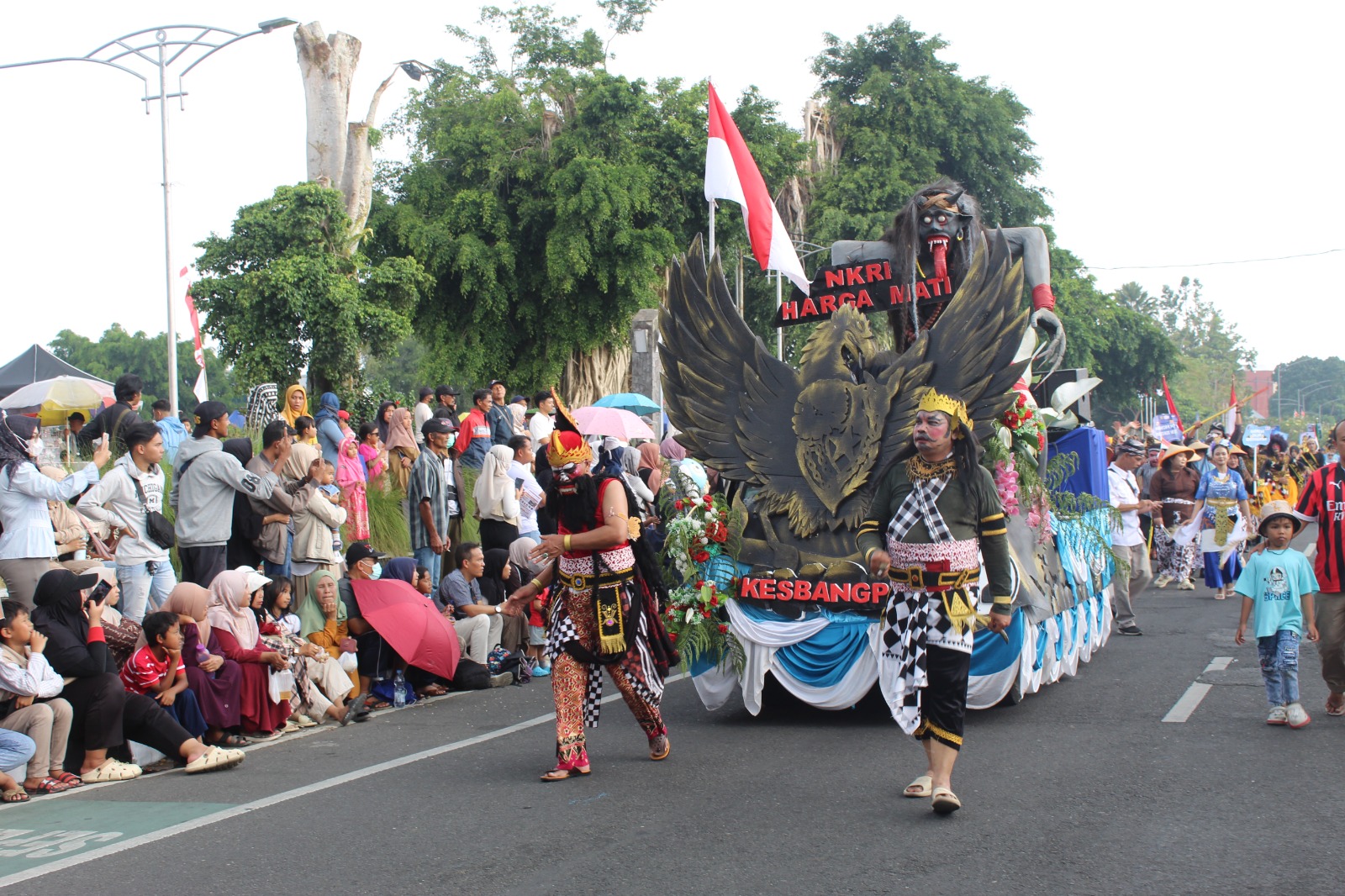 Kodim 0707/Wonosobo Ikut Karnaval HUT RI ke-81, Perkenalkan Wajah TNI ke Masyarakat