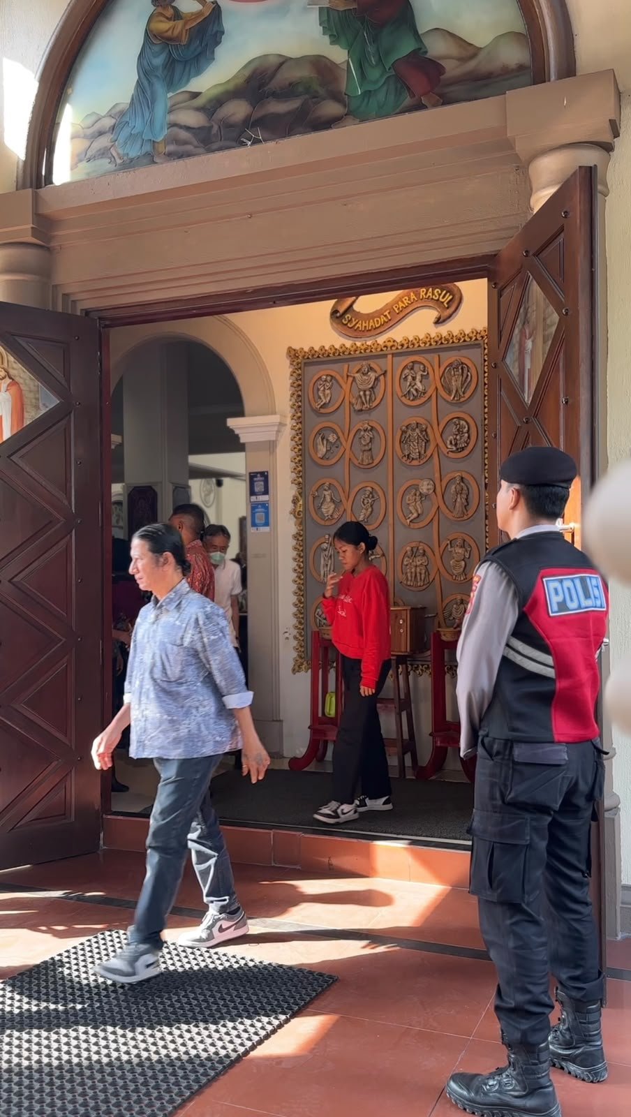 Kehadiran Polri di tengah masyarakat kembali diwujudkan melalui kegiatan patroli serta pengamanan tempat ibadah