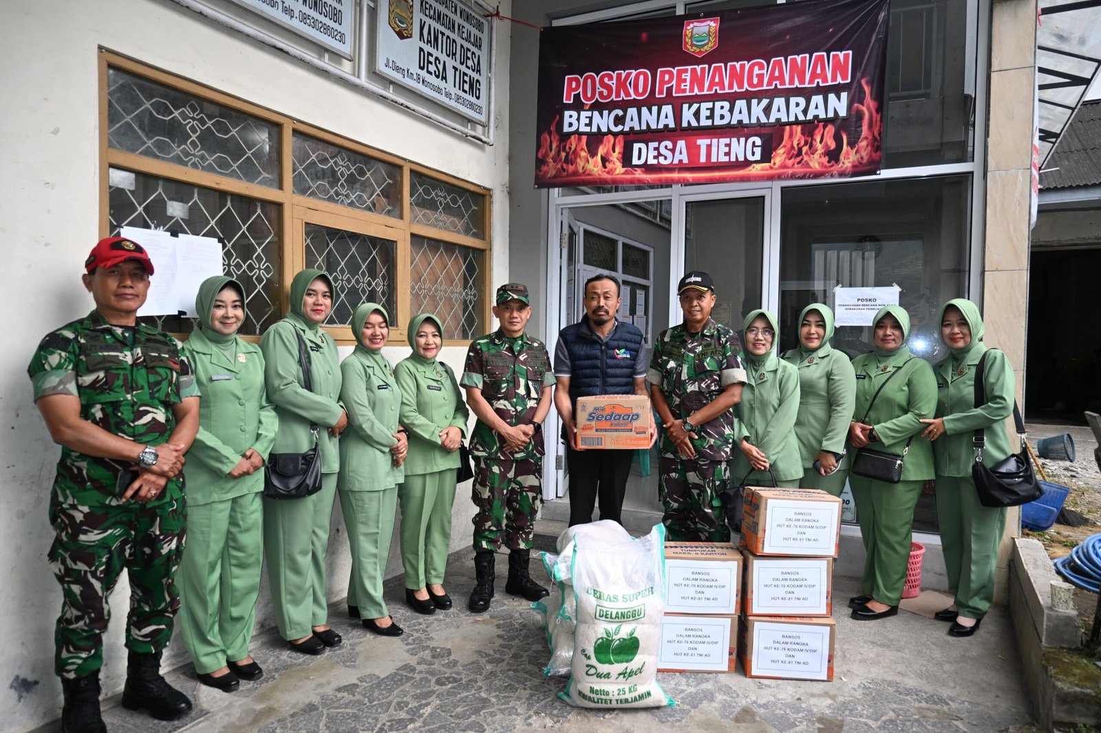 Sambut HUT TNI ke-81 Dan HUT ke 76 Kodam IV/Dip, Kodim 0707/Wonosobo Salurkan Bantuan untuk Korban Kebakaran di Tieng