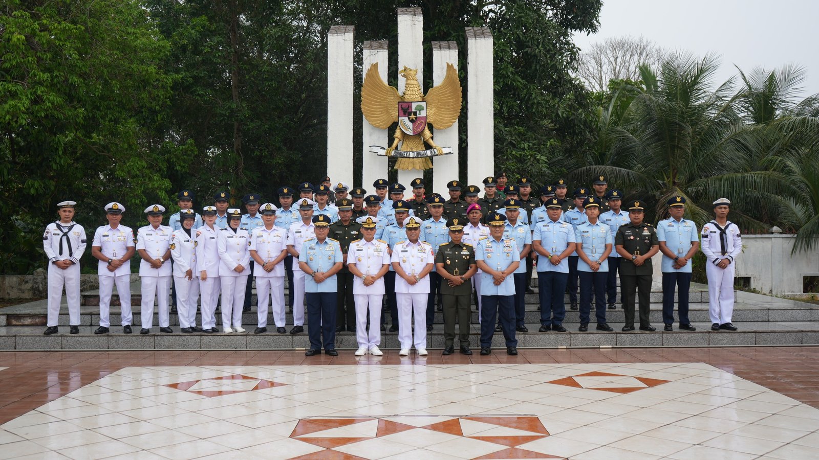 Peringati HUT Ke-81 TNI, Koarmada I Kobarkan Semangat Juang Pahlawan Melalui Ziarah Taman Makam Pahlawan