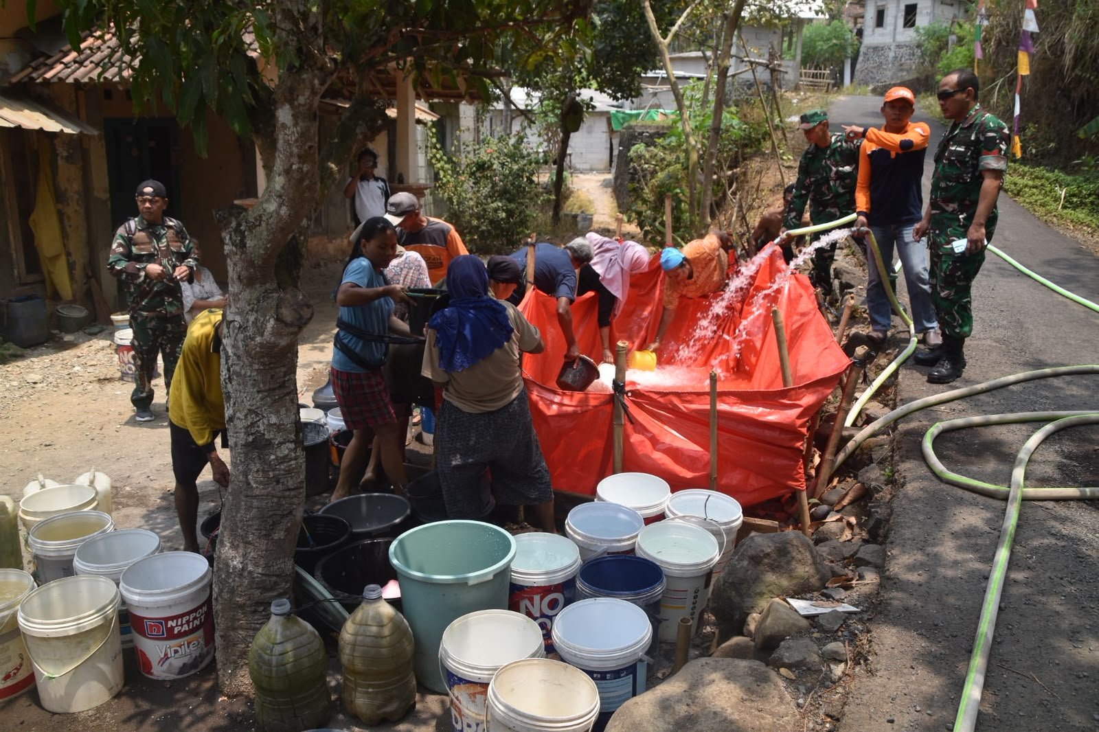 Berkepanjangan, Kodim 0707/Wonosobo Bersama BPBD Kembali Salurkan Air Bersih